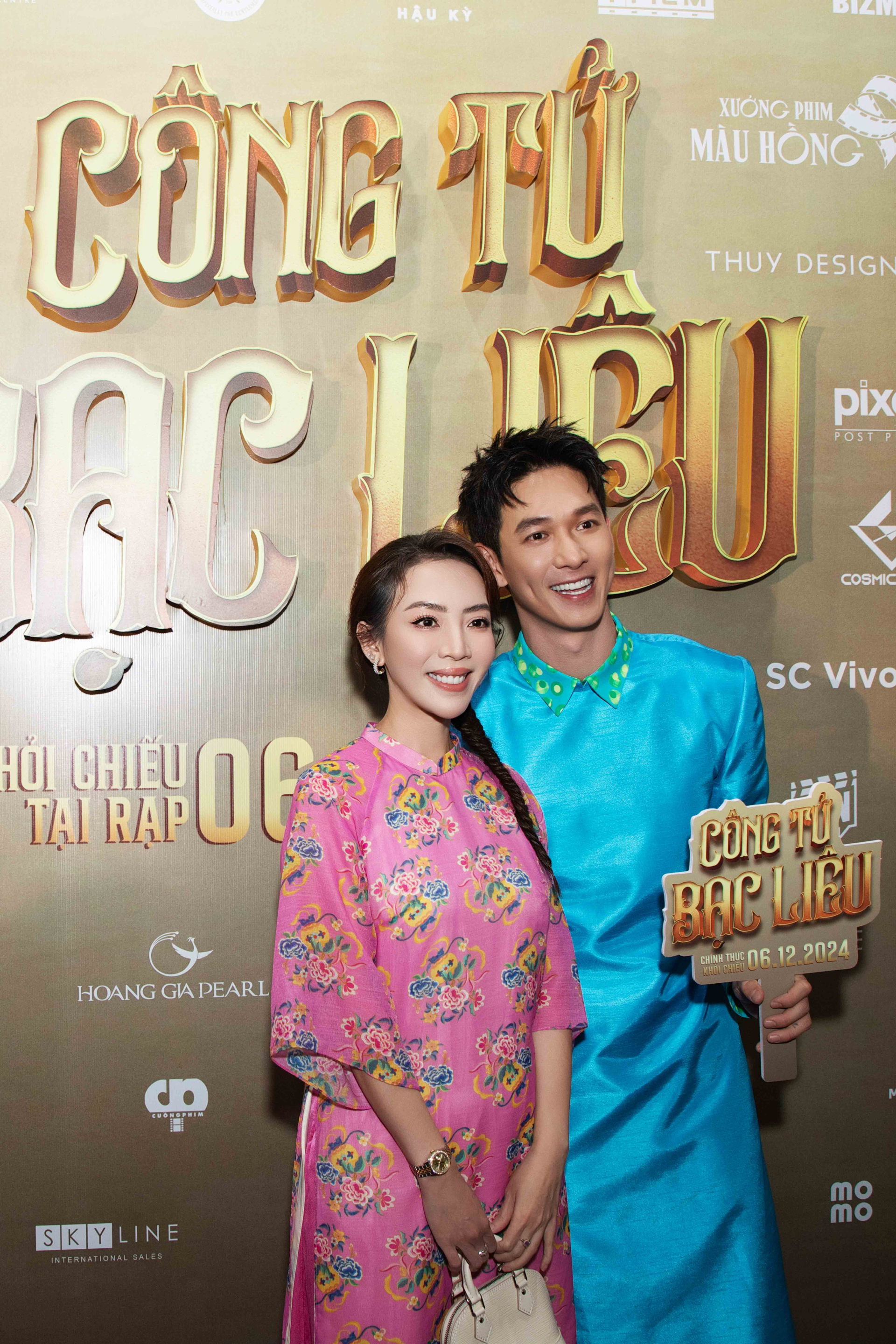 Thu Trang diện áo dài dịu dàng, một mình đi xem phim vẫn chiếm spotlight - ảnh 2
