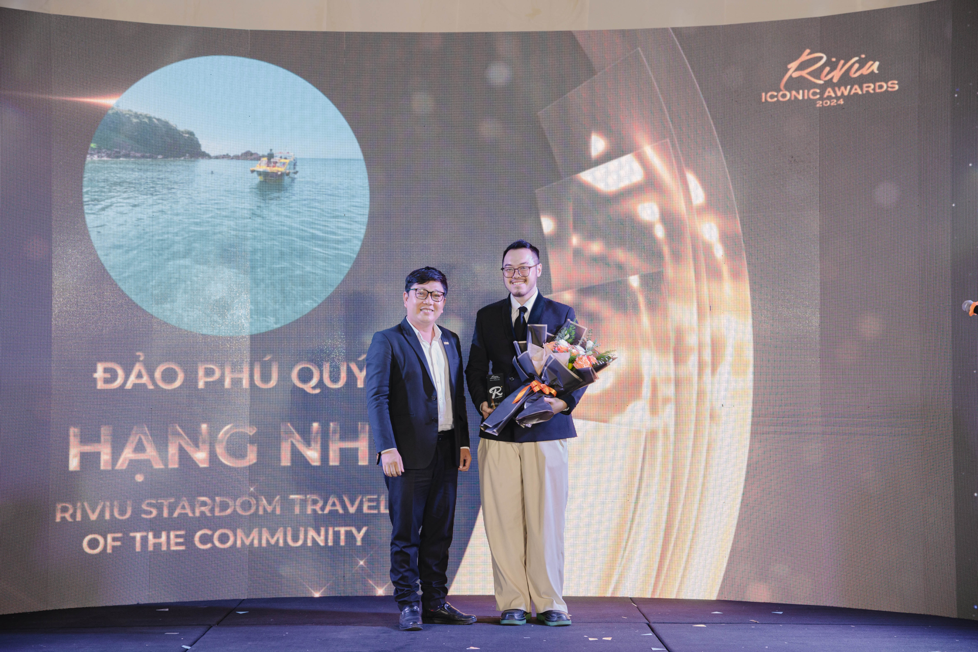 Nhà tù Hỏa Lò, Đảo Phú Quý, Tina Thảo Thi… được vinh danh tại Riviu Iconic Award 2024 - ảnh 4