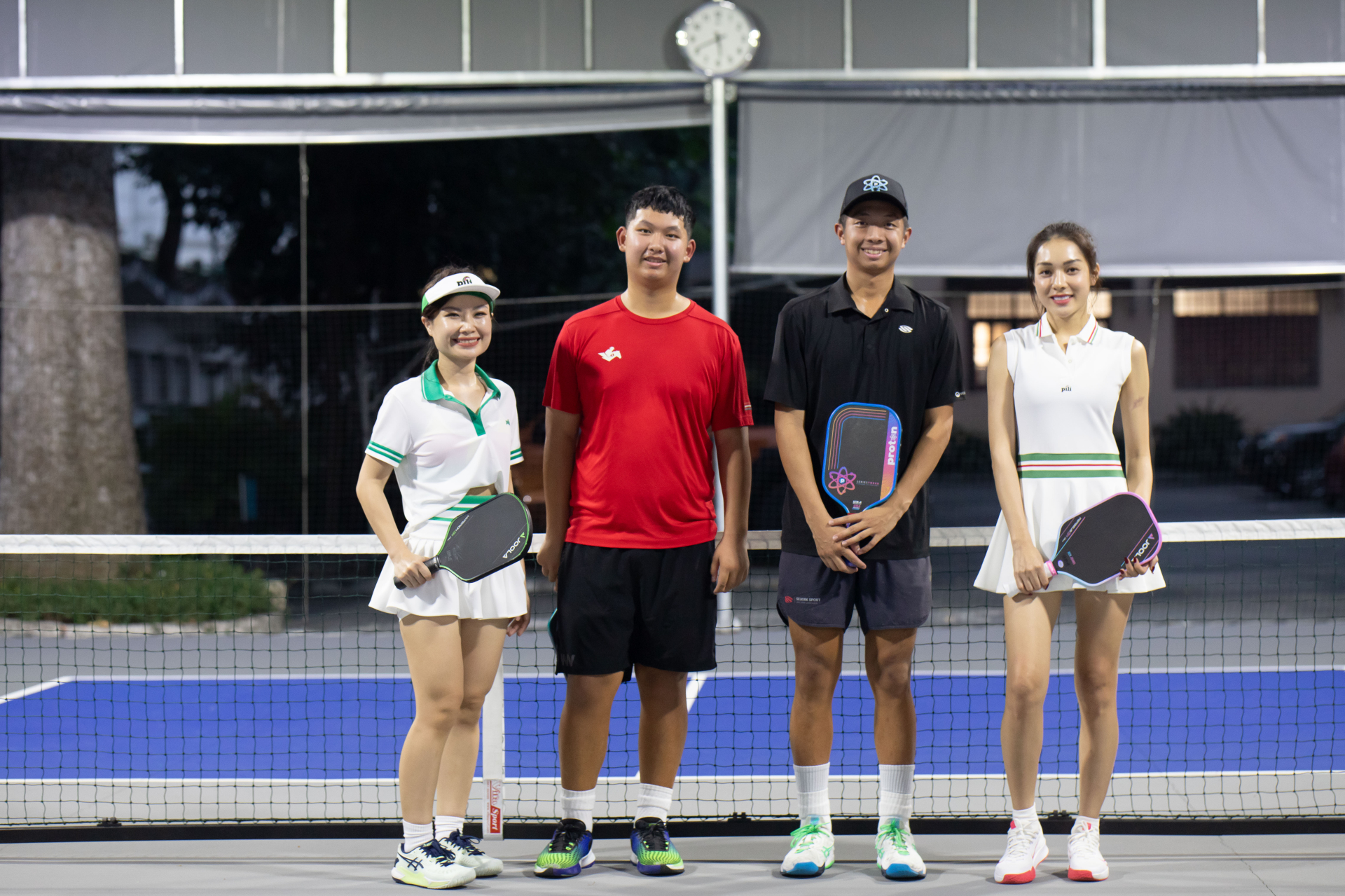 Á hậu Hồng Hạnh đánh pickleball cùng thần đồng Quang Dương - ảnh 4