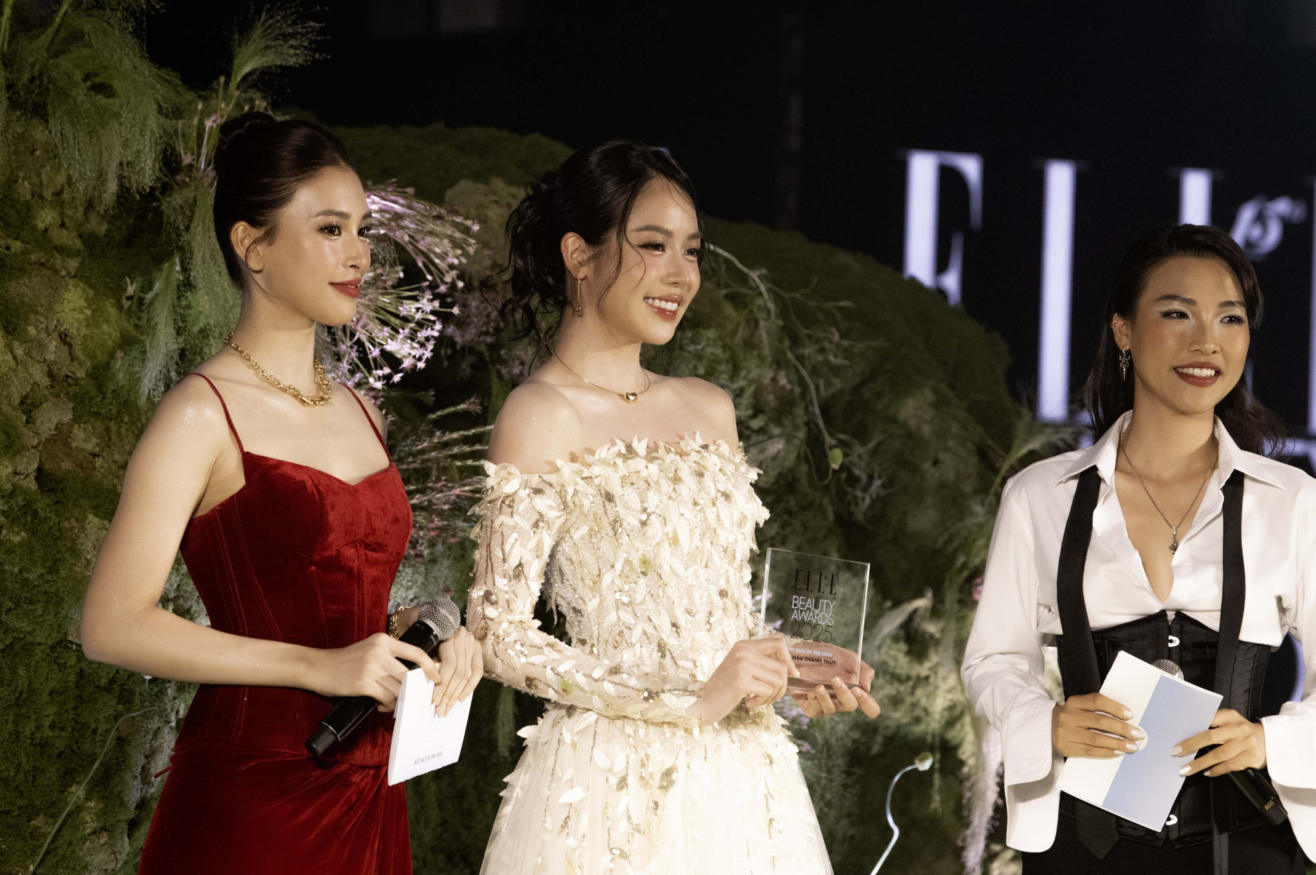 SOOBIN- Thanh Thủy chiến thắng hạng mục đề cử tại Elle Beauty Awards - ảnh 1