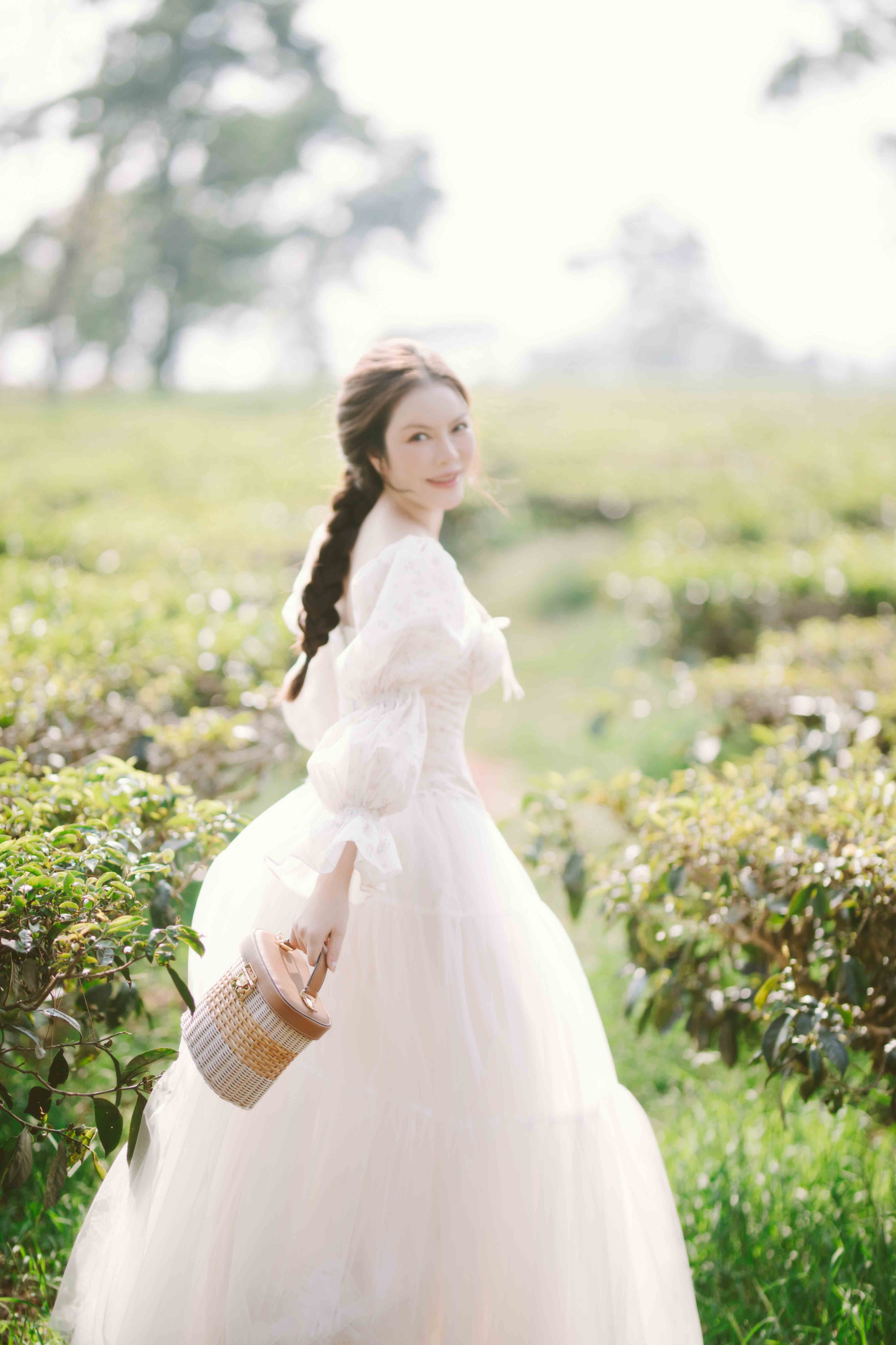 Lý Nhã Kỳ hóa nàng thơ giữa thiên nhiên Gia Lai