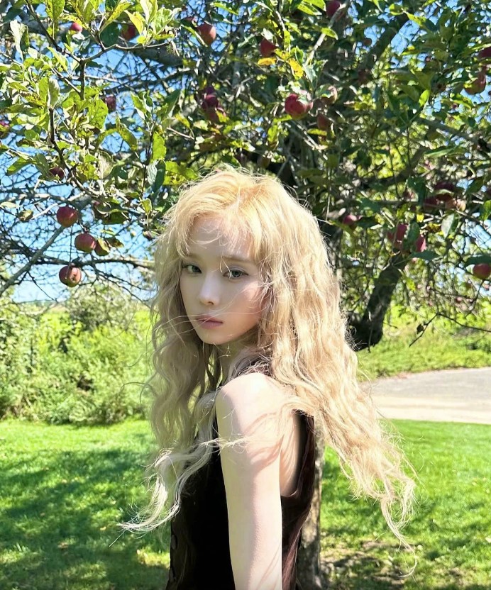 Người đẹp 10X được đánh giá là một trong những idol xinh đẹp nhất Kpop thế hệ mới