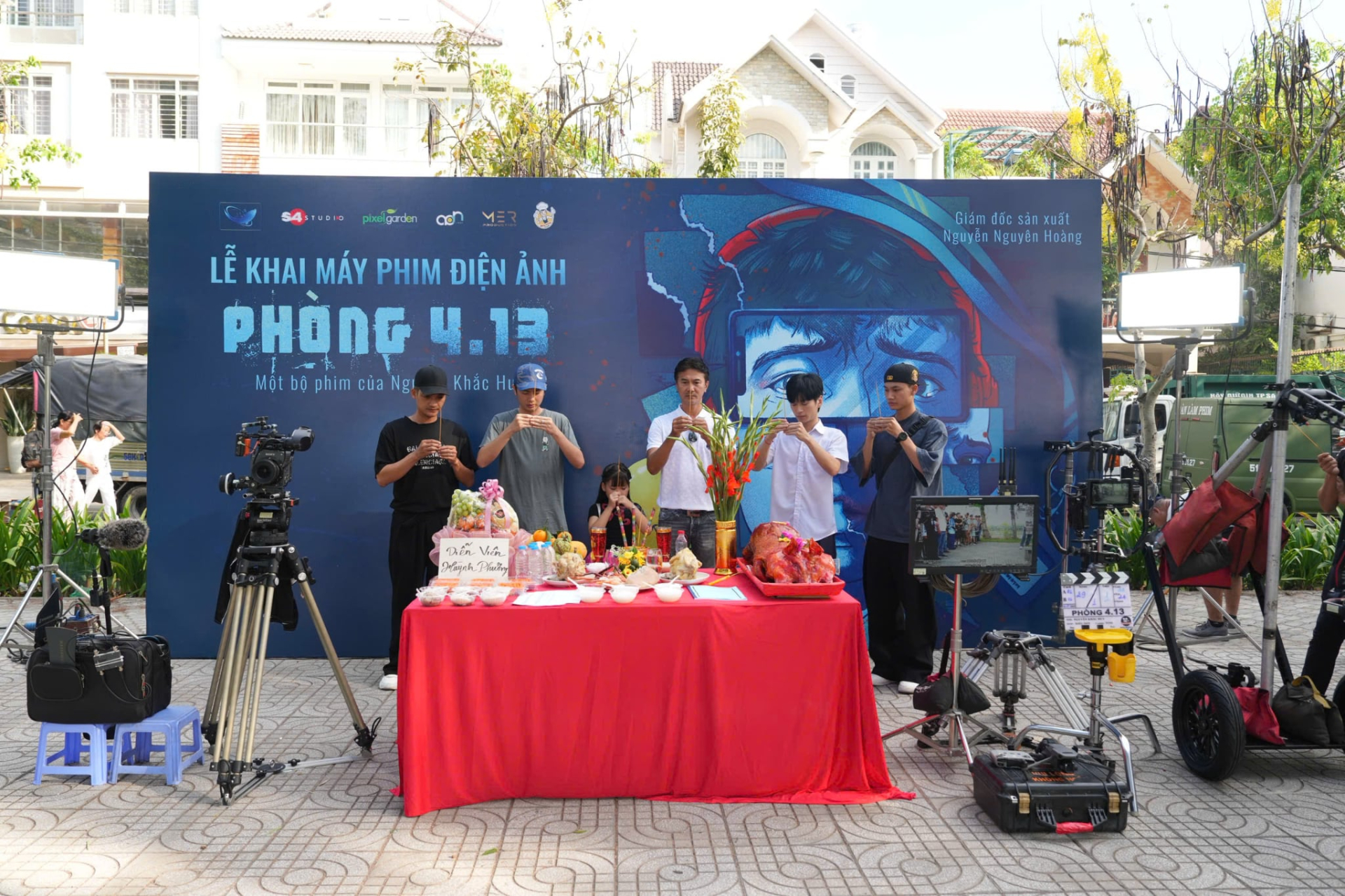 Huỳnh Phương kết hợp Mạc Văn Khoa trong dự án quy tụ dàn cast 100 tỷ