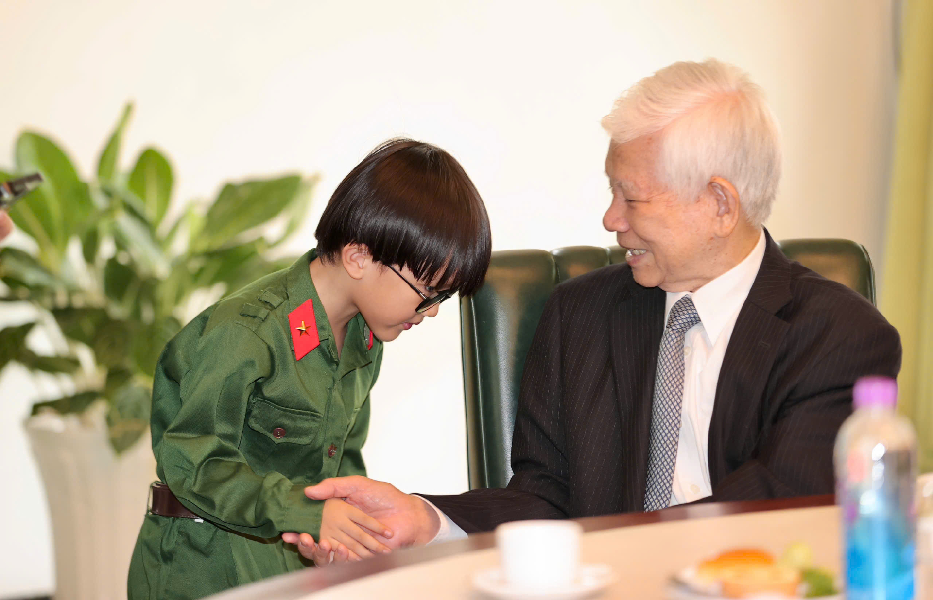 “Em bé chất' xúc động khi được biểu diễn tại Hội trường Thống Nhất - ảnh 1