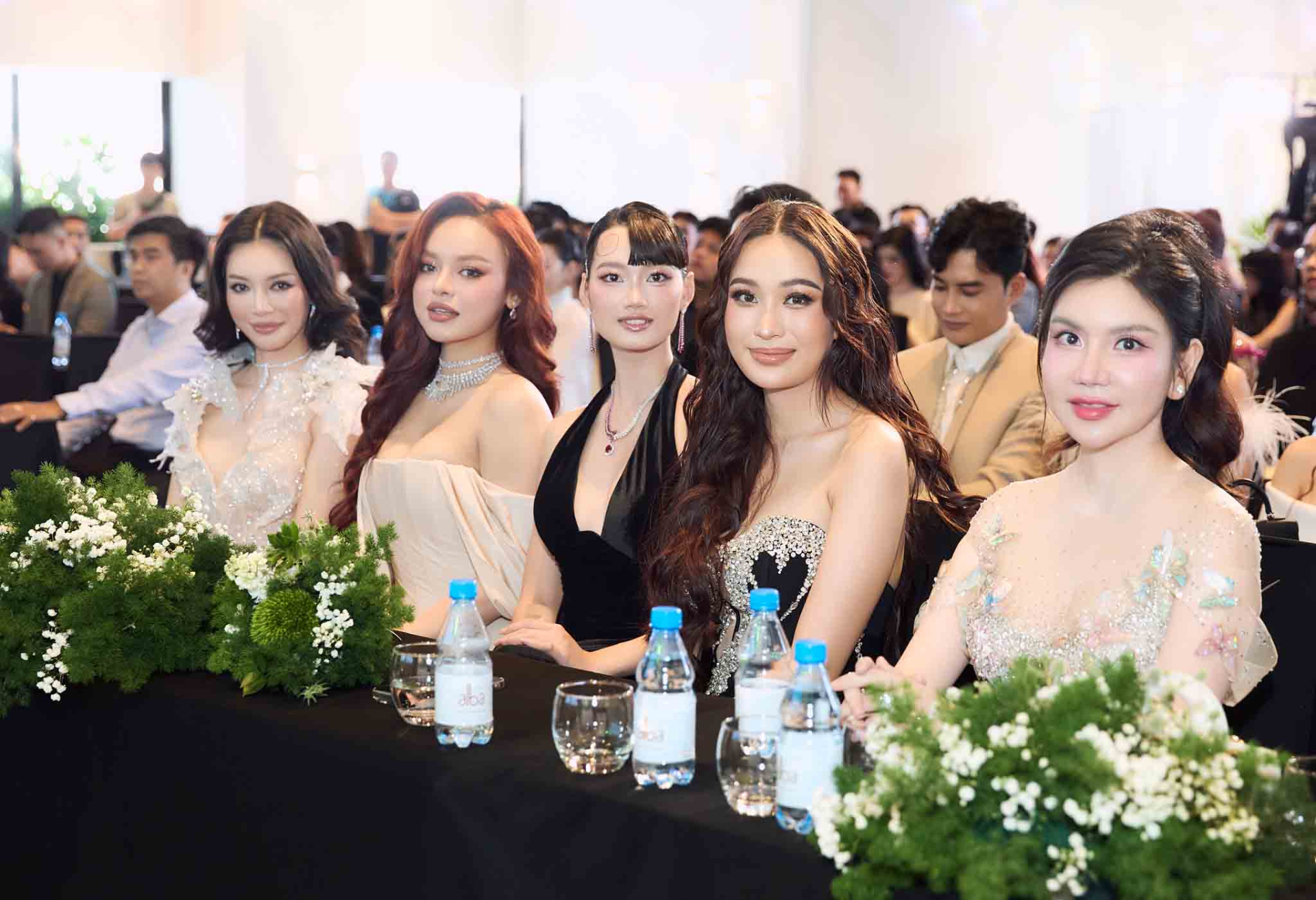 NSND Lê Khanh đảm nhận vị trí trưởng ban giám khảo Miss Earth Vietnam 2025 - ảnh 2