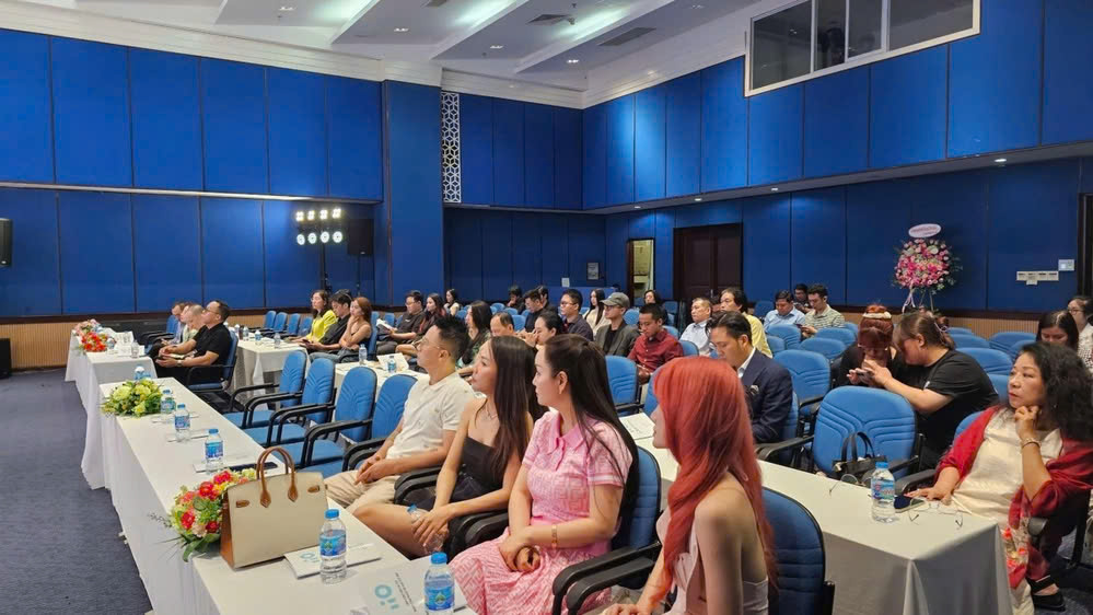 Sự kiện còn có sự góp mặt của nhiều nghệ sĩ như Anh tài Thiên Minh, Hoàng Mỹ An, Cao Bá Hưng...