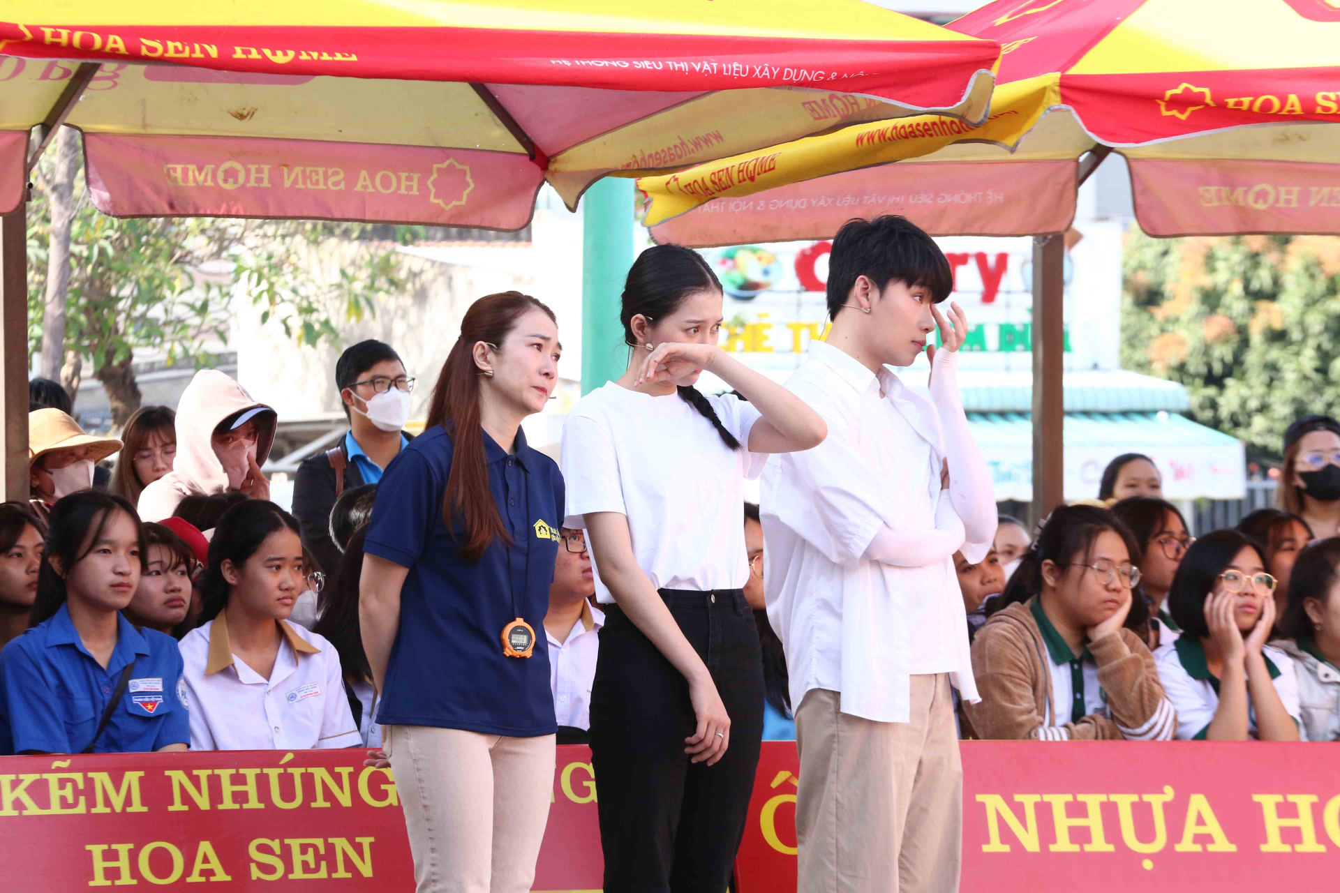 Diễn viên Quang Trung và hoa hậu Nguyễn Ngọc Kiều Duy góp sức mang về hơn 100 triệu đồng cho các em nhỏ mồ côi - ảnh 4