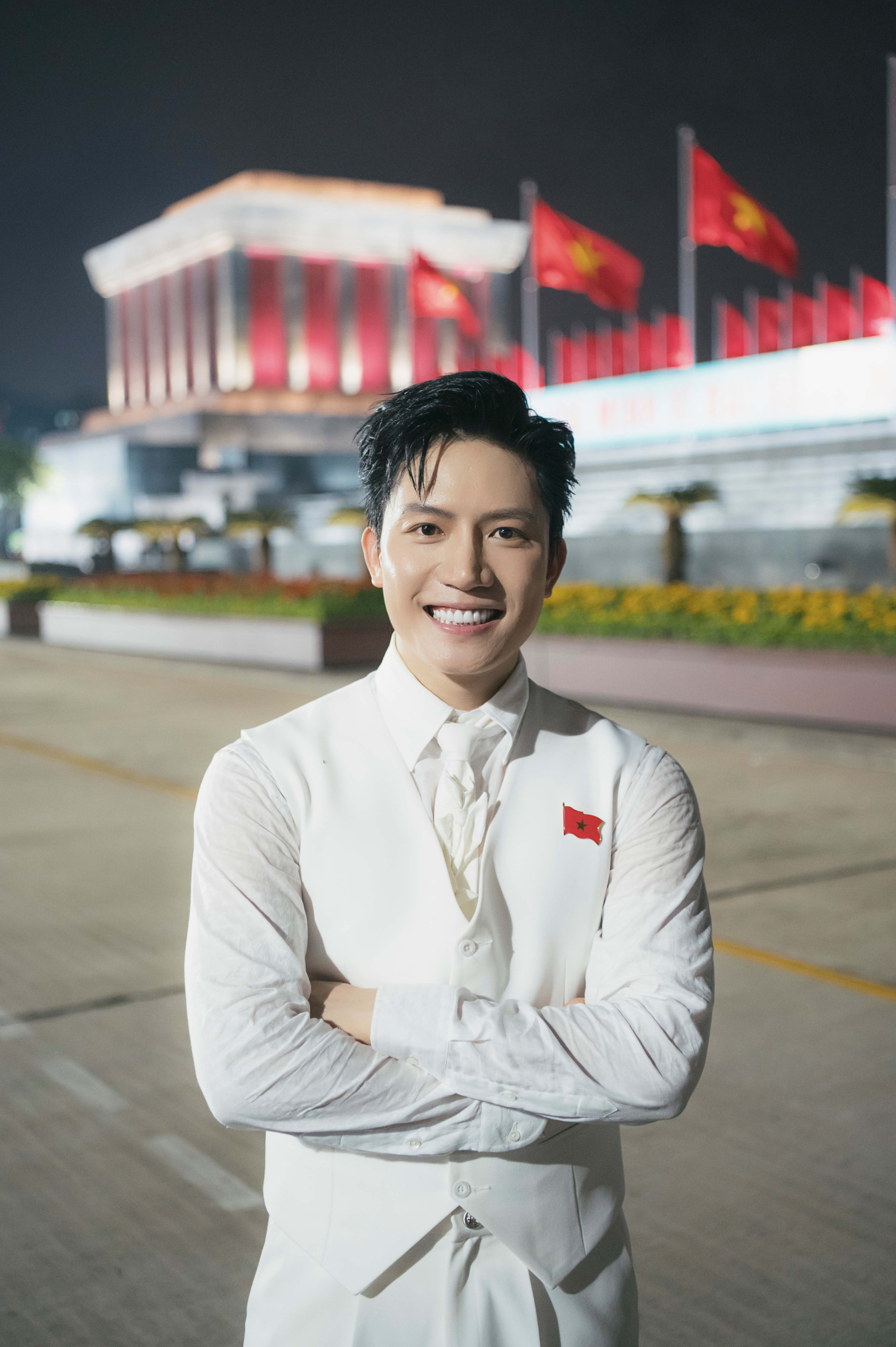 Anh Tú mang sáng tác mới trình diễn trong chương trình kỉ niệm 135 năm Ngày sinh Chủ tịch Hồ Chí Minh - ảnh 2