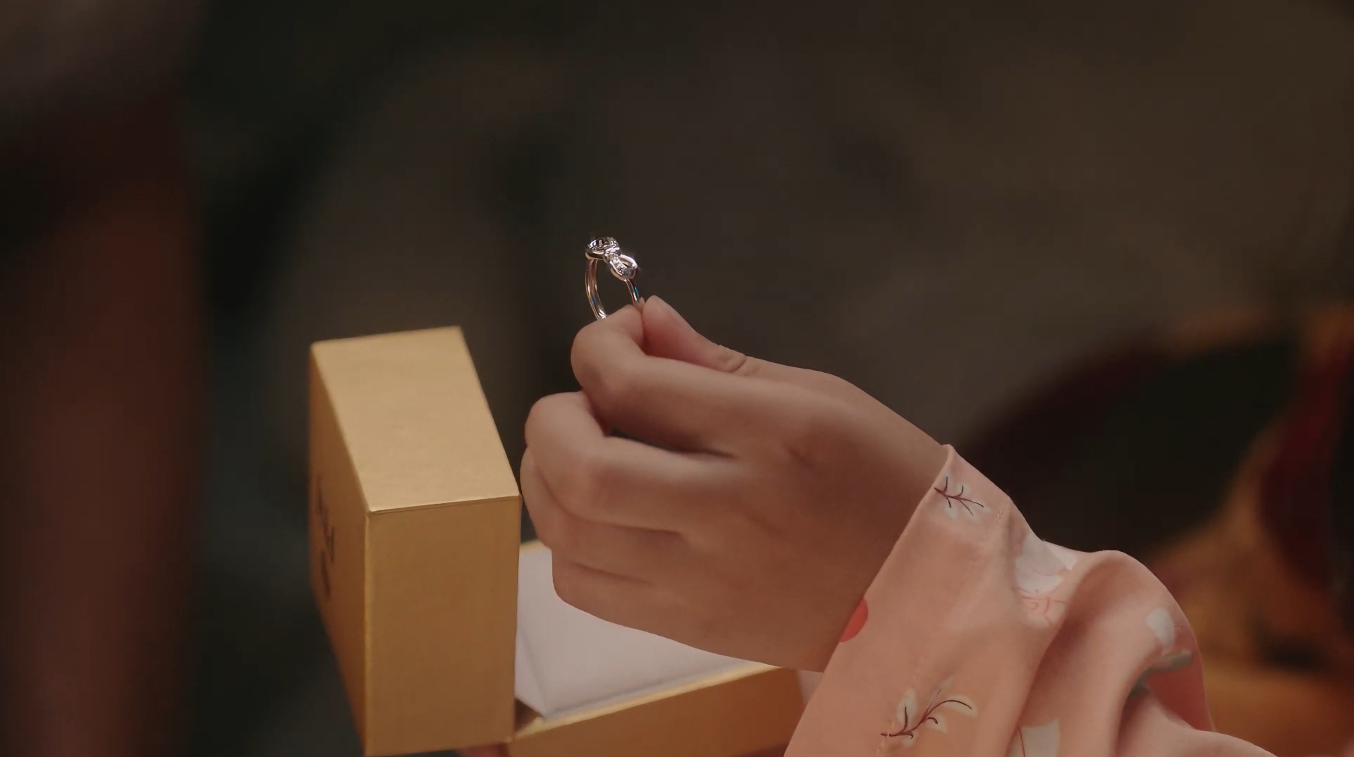 Vũ Cát Tường mang hơi ấm gia đình vào MV Bên Nhau Mình Là Nhà - ảnh 2
