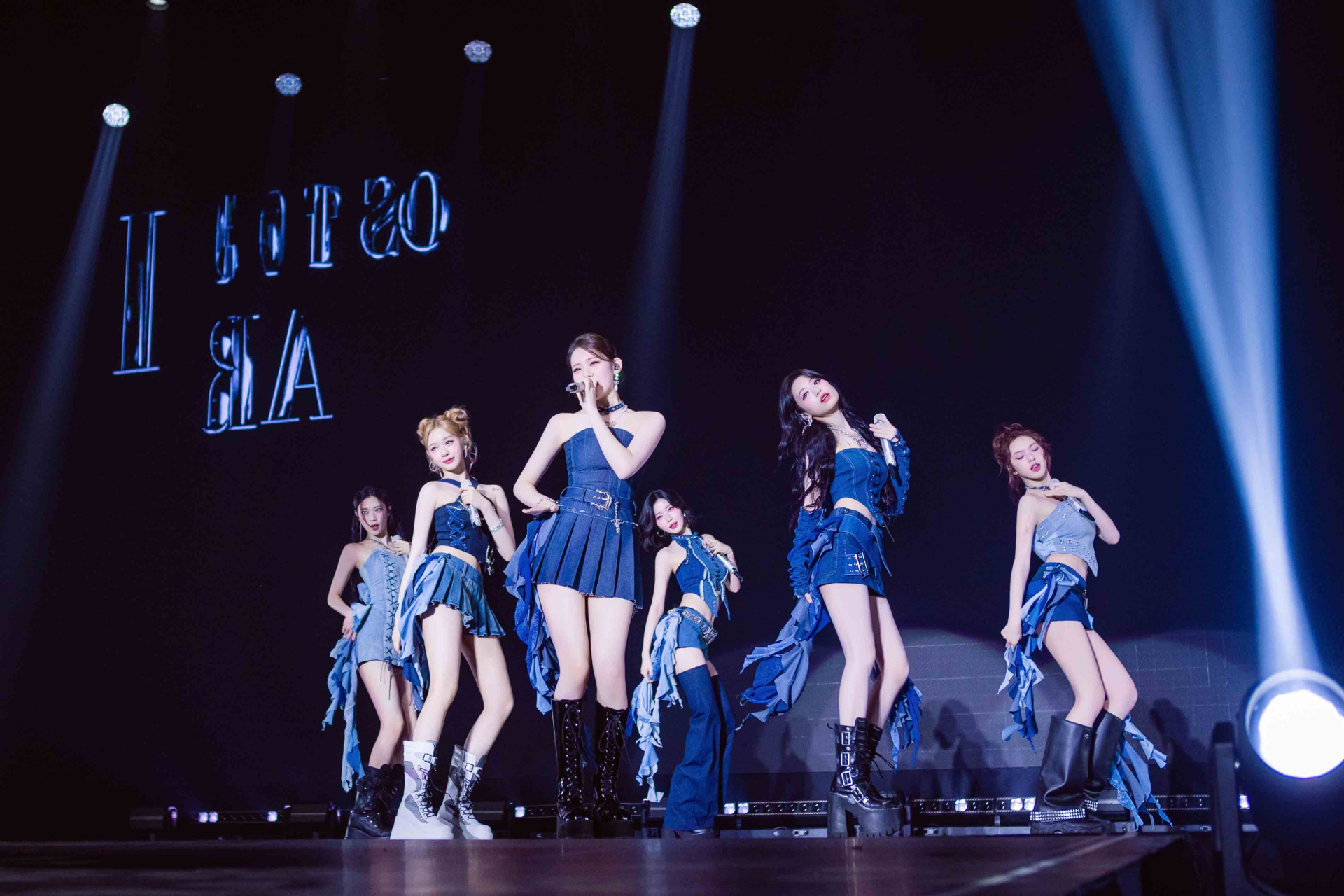 Concert của BABYMONSTER bùng nổi đem lại những cảm xúc khó phai - ảnh 2
