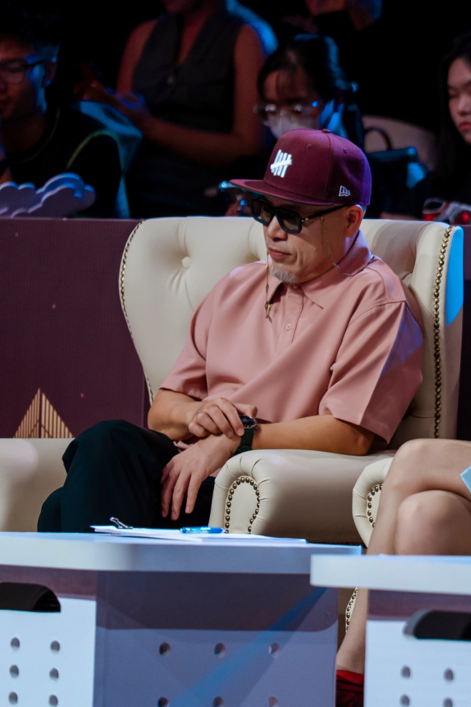 Huy Tuấn bênh vực Thủy Bùi: 'Ngay cả Mỹ Linh cũng ít khi đưa bài hát này đi hát live' - ảnh 2