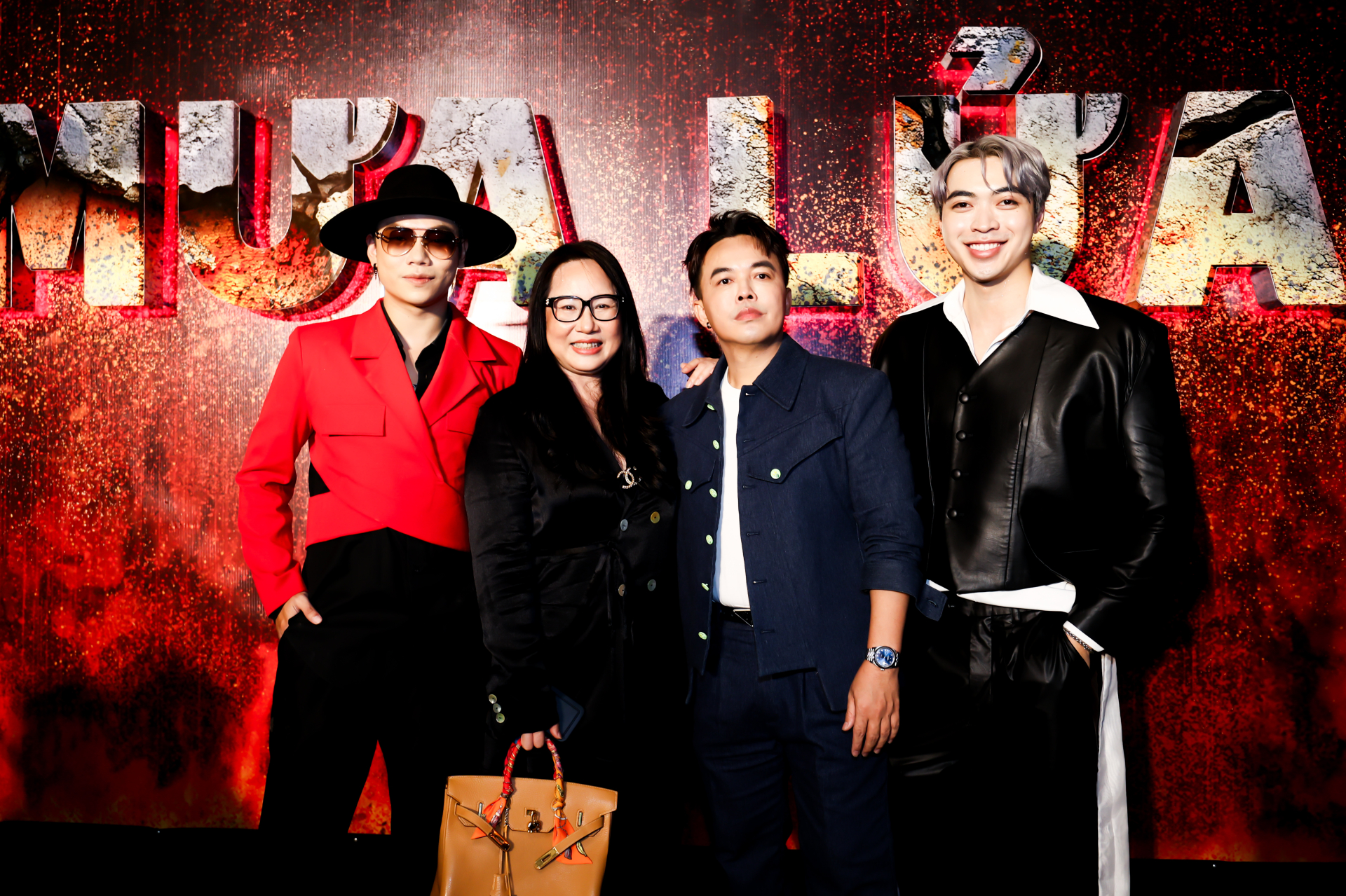 Tuấn Hưng hồi hộp như ra album đầu tay, fan vỡ òa cảm xúc ngày đầu phim tài liệu 'Mưa lửa' ra rạp - ảnh 4