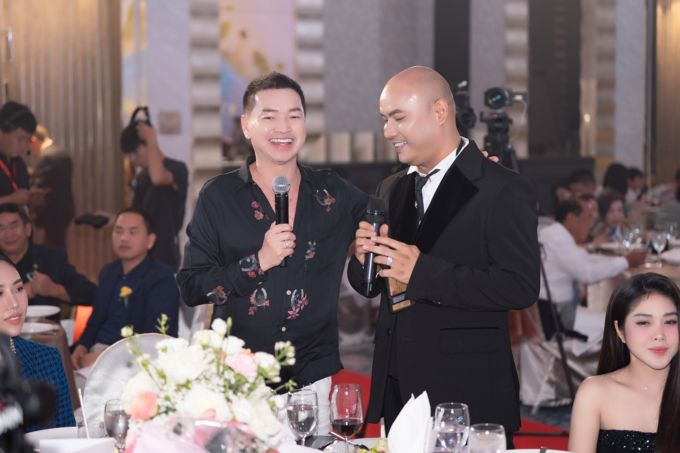 Danh ca Ngọc Sơn trổ tài nói tiếng Thái, song ca với A Tuân tại Thái Lan - ảnh 4