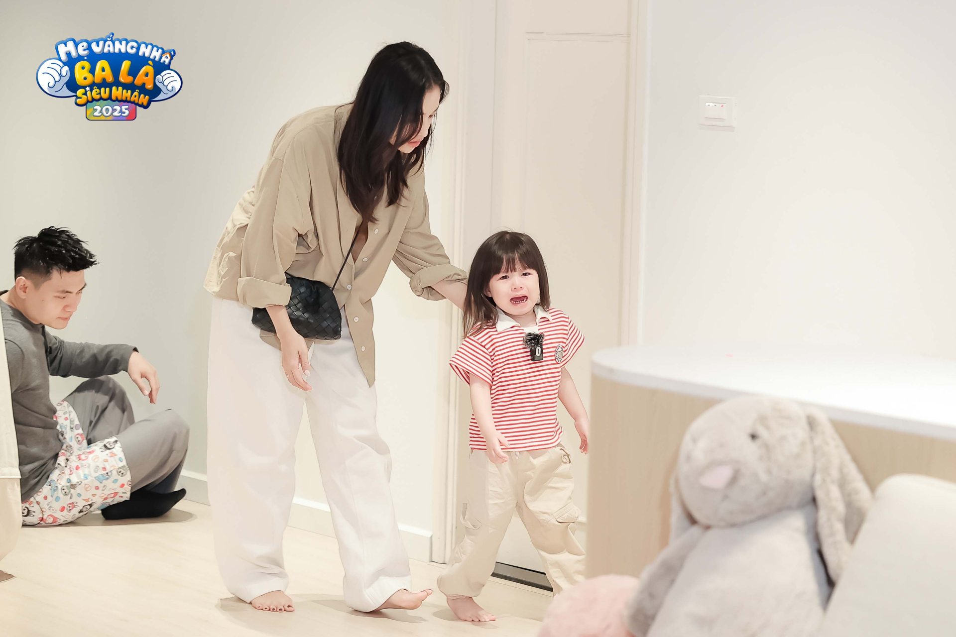 Mẹ Salim tạm biệt, Pam khóc dữ dội: Ai rồi cùng khủng hoảng lên 3 thôi! - ảnh 2