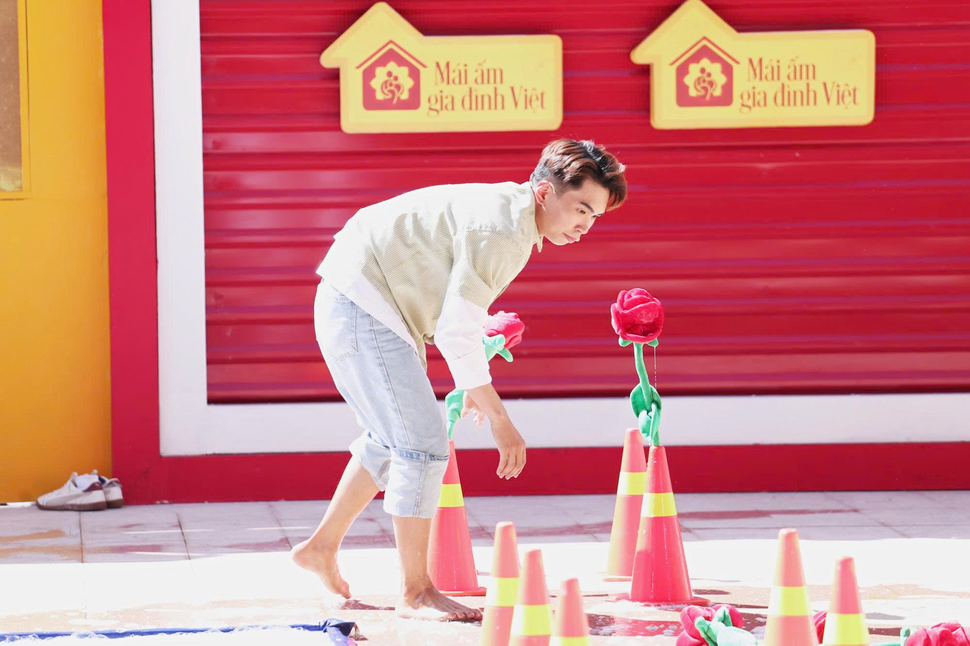 Lương Bích Hữu, Minh Dự nghẹn ngào trước những phận đời mồ côi trong “Mái ấm gia đình Việt” - ảnh 2