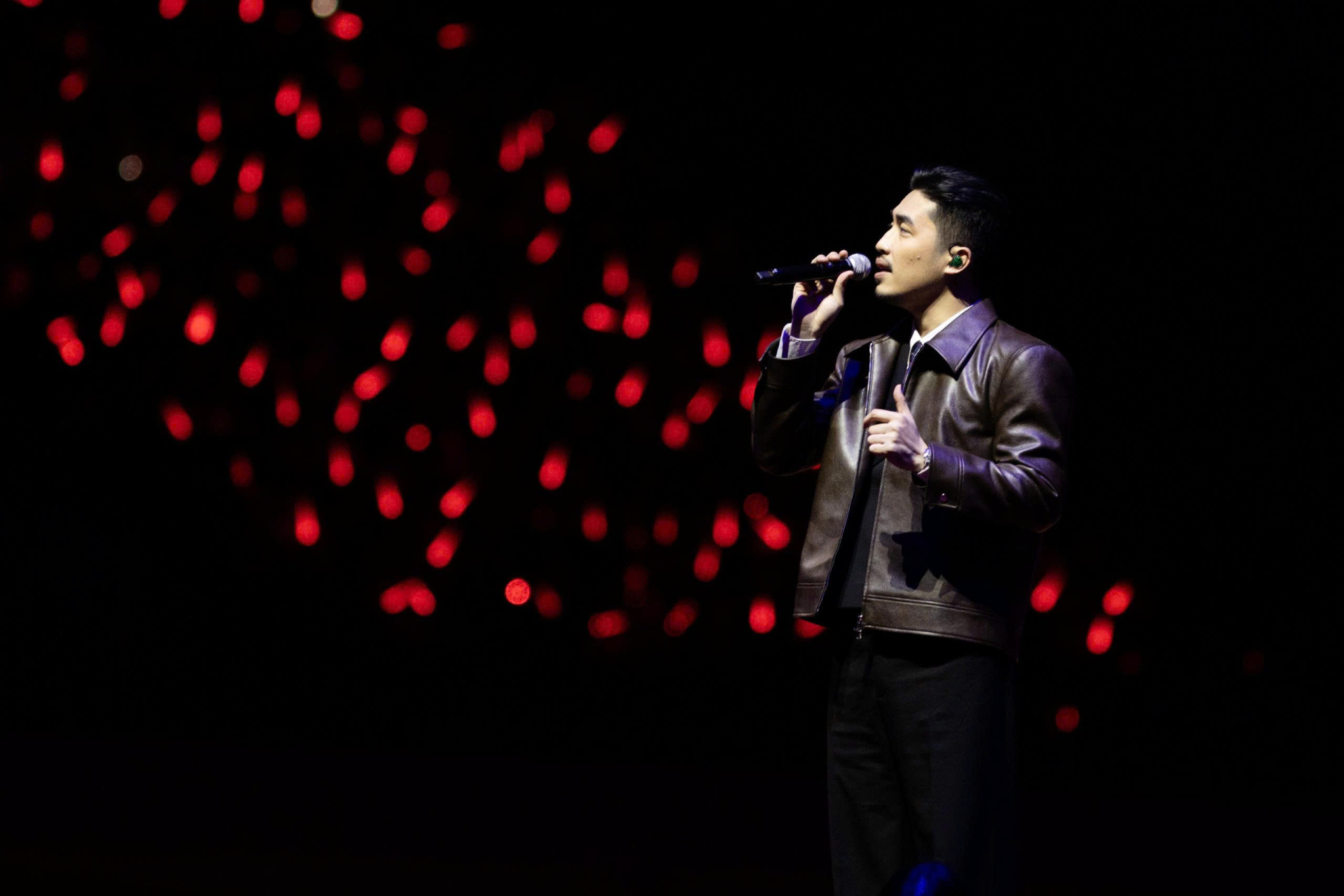 Hà Anh Tuấn đưa “THE ROSE” trở thành sự kiện âm nhạc cá nhân lớn nhất đầu năm 2026 của Vpop - ảnh 4