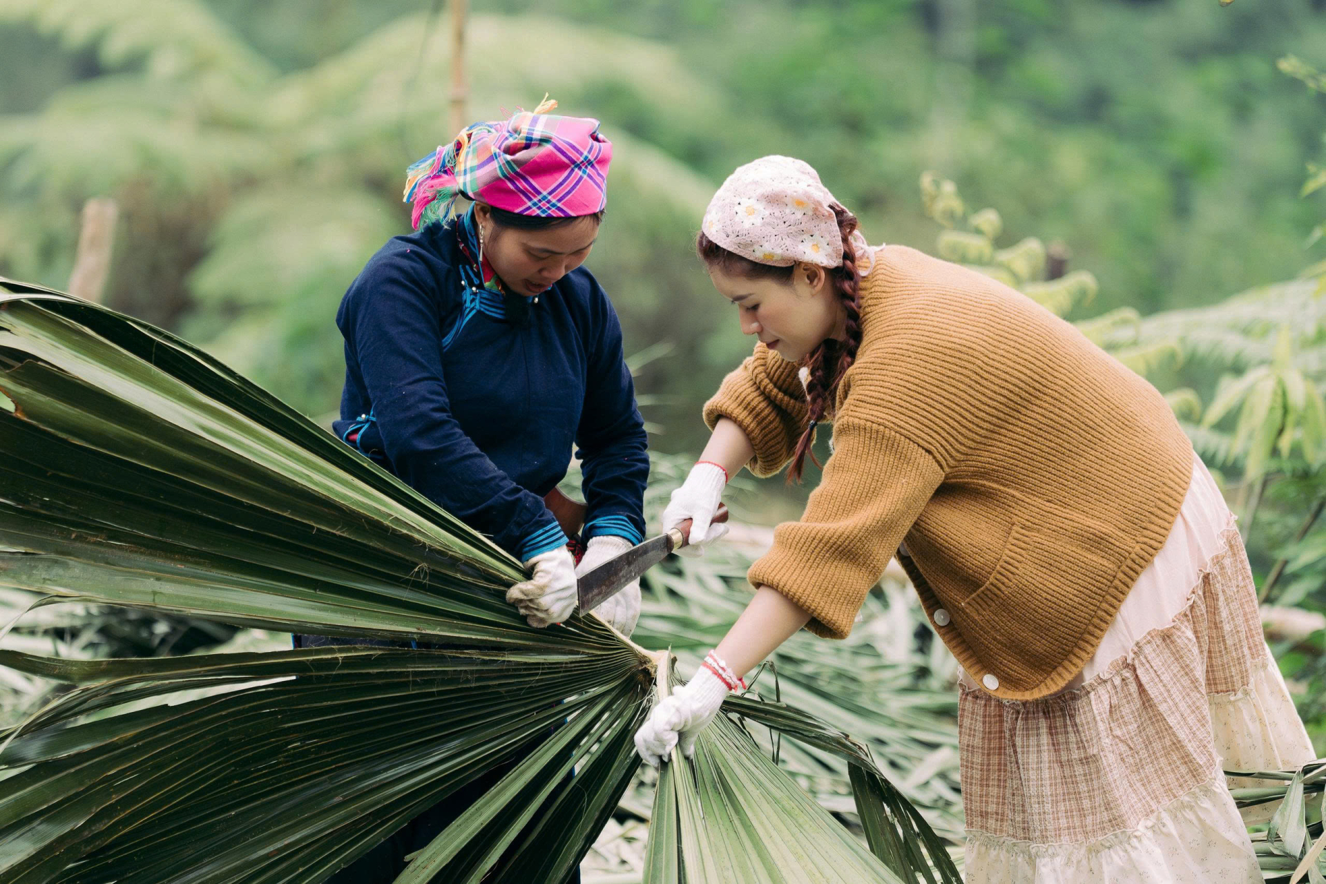 “Gia Đình Haha” trở lại, ấm áp tình làng nghĩa xóm tại mùa đông Bản Liền - ảnh 5