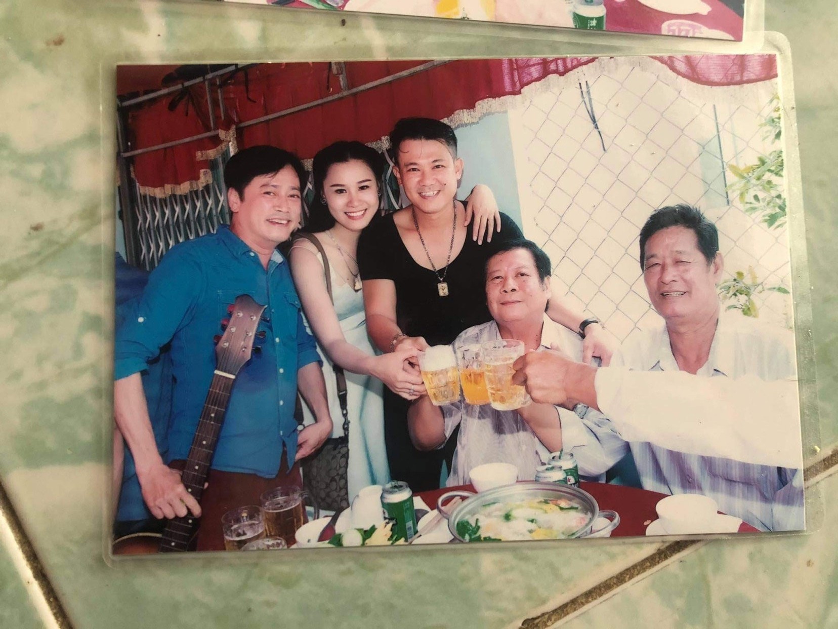 Những bức ảnh được cho ba của cố ca sĩ Vân Quang Long trong đám hỏi của con trai với con dâu thứ 2 Linh Lan 