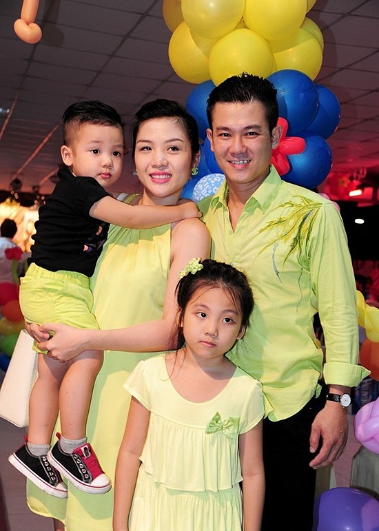 Vân Quang Long và vợ cũ có với nhau 2 người con gồm 1 trai 1 gái.