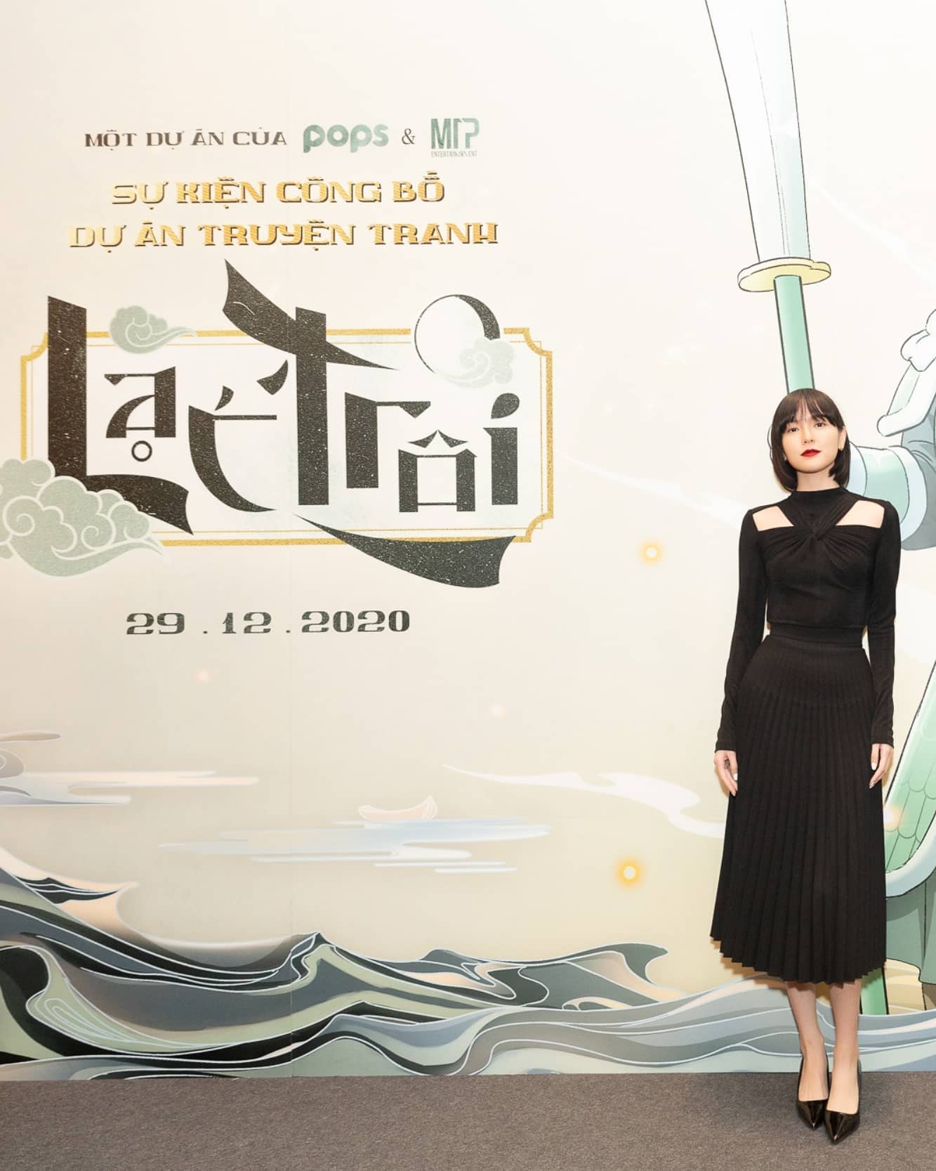 Trong sự kiện ra mắt truyện tranh 'Lạc Trôi' của Sơn Tùng M-TP vào ngày 29/12/2020, Hải Tú xuất hiện với nét kiêu sa lạnh lùng trong bộ trang phục toàn màu đen.