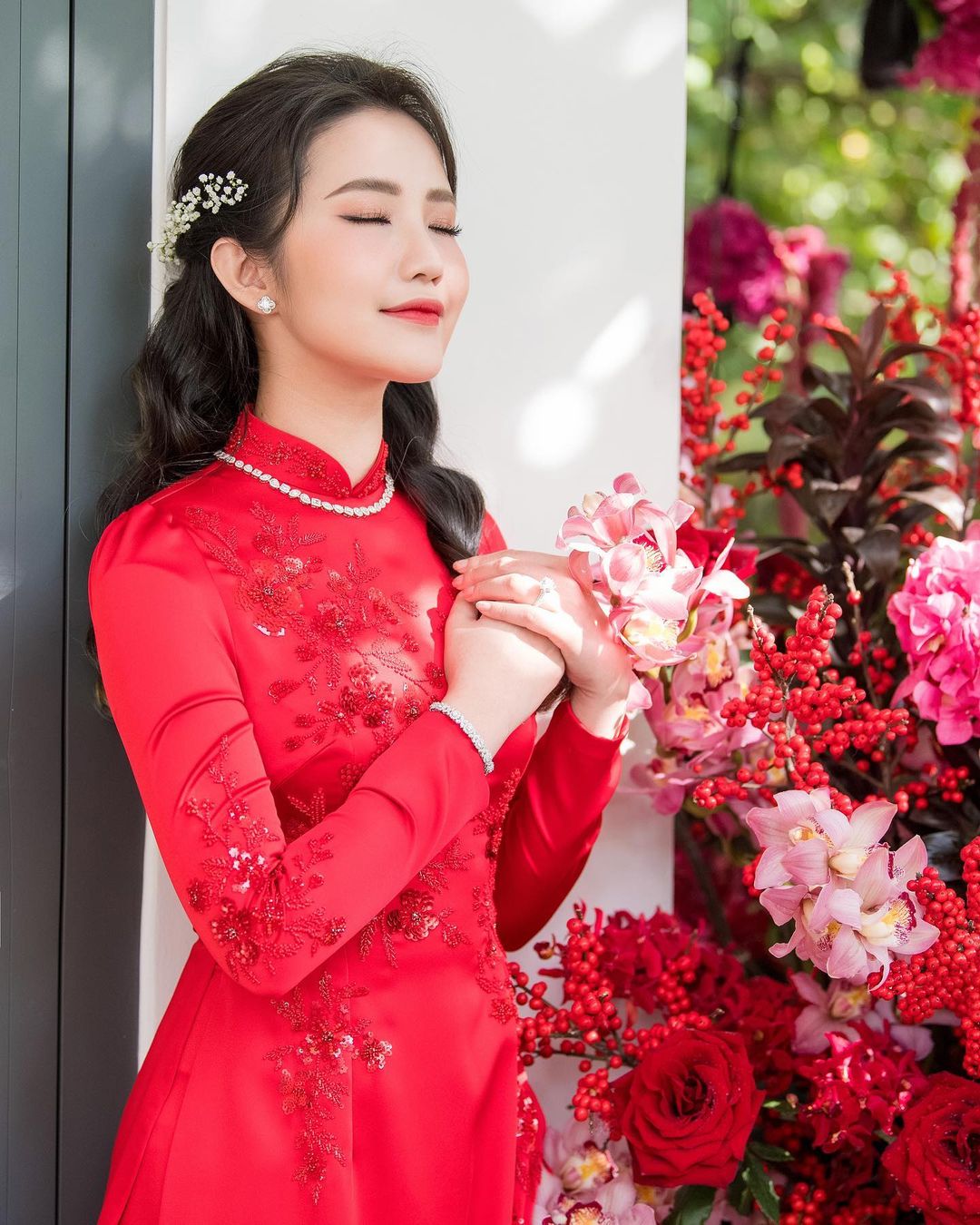Cô dâu Primmy Trương đẹp dịu dàng trong buổi lễ rước dâu sáng 29/1.