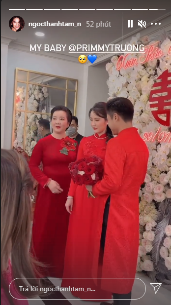 Cô dâu Primmy Trương đẹp dịu dàng, bẽn lẽn khi được mẹ dắt tay trao cho chú rể Phan Thành
