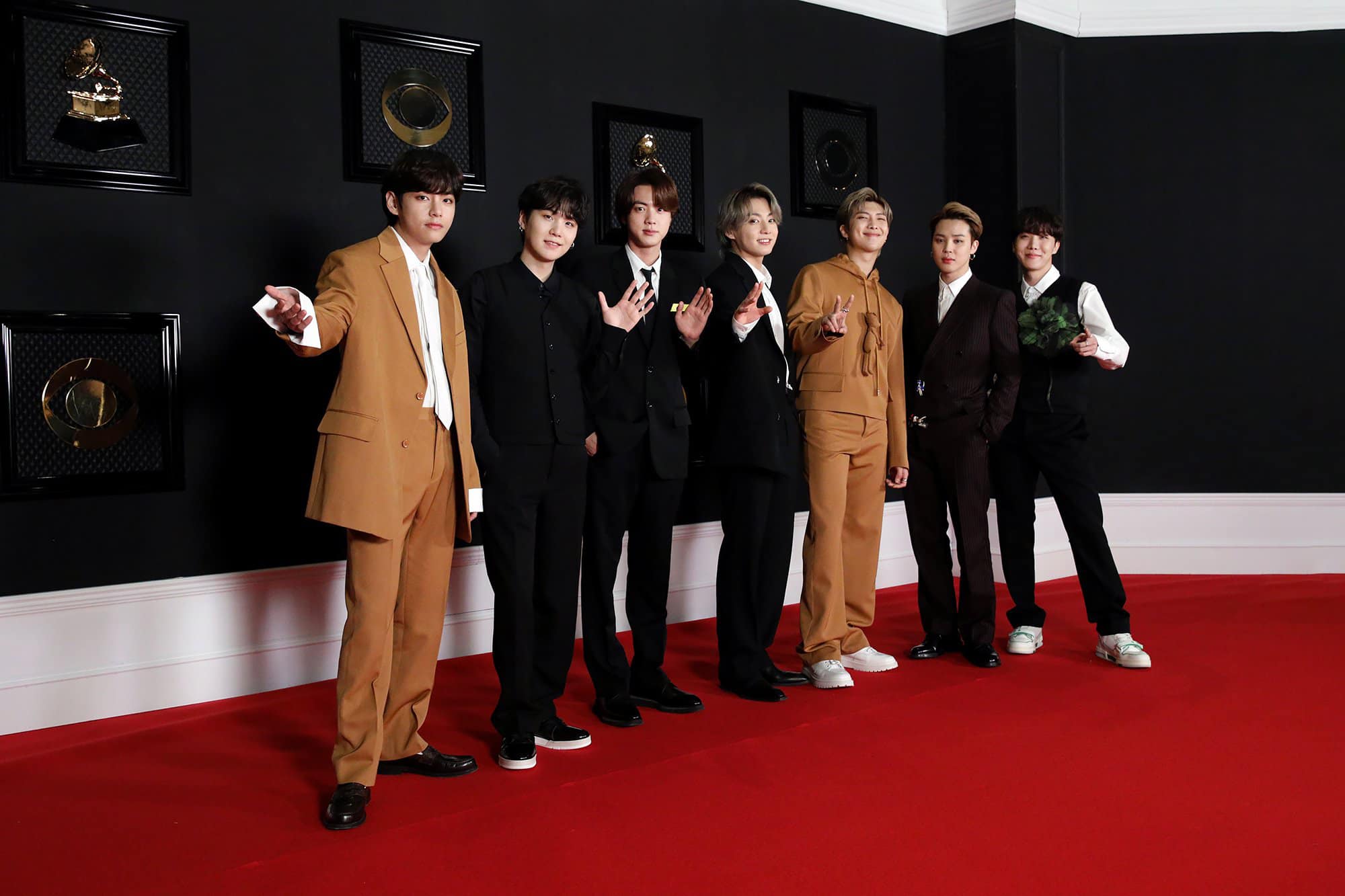 BTS trên thảm đỏ online của lễ trao giải Grammy 62