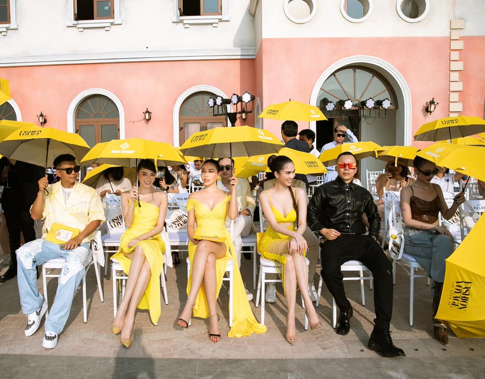 Vũ Khắc Tiệp chia sẻ chuyện mặc sai dresscode, bị Ngọc Trinh nói không có ý thức Vũ Khắc Tiệp chia sẻ chuyện mặc sai dresscode, bị Ngọc Trinh nói không có ý thức - ảnh 1