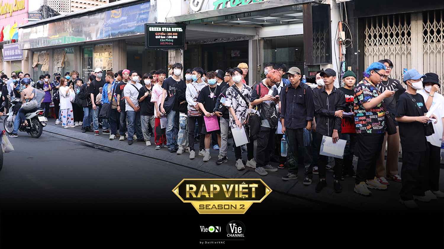 Hàng dài thí sinh chờ đợi vào casting 'Rap Việt' Mùa 2