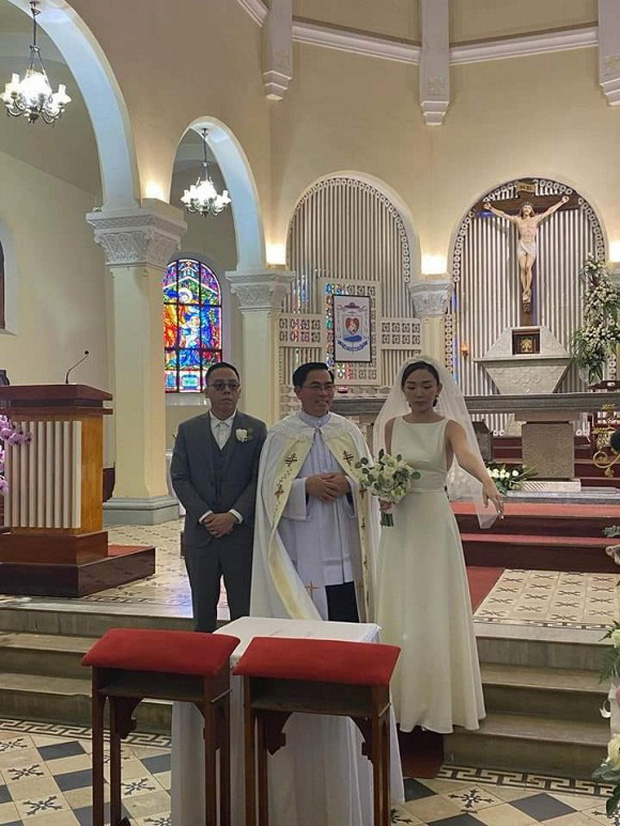 Những đám cưới ở nhà thờ đẹp lung linh của sao Việt - ảnh 12