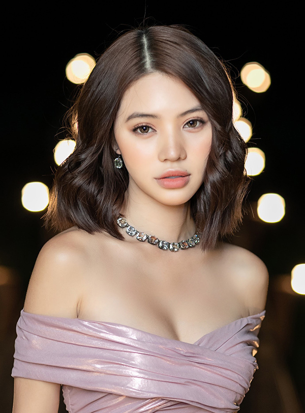 Hoa hậu Jolie Nguyễn sau gần 1 năm vướng bê bối: Cuộc sống đơn giản nhưng vẫn sang chảnh, khoe body cực nuột - ảnh 9