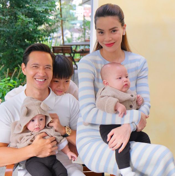 Gia đình nhỏ hạnh phúc của Hồ Ngọc Hà và Kim Lý bên các con.