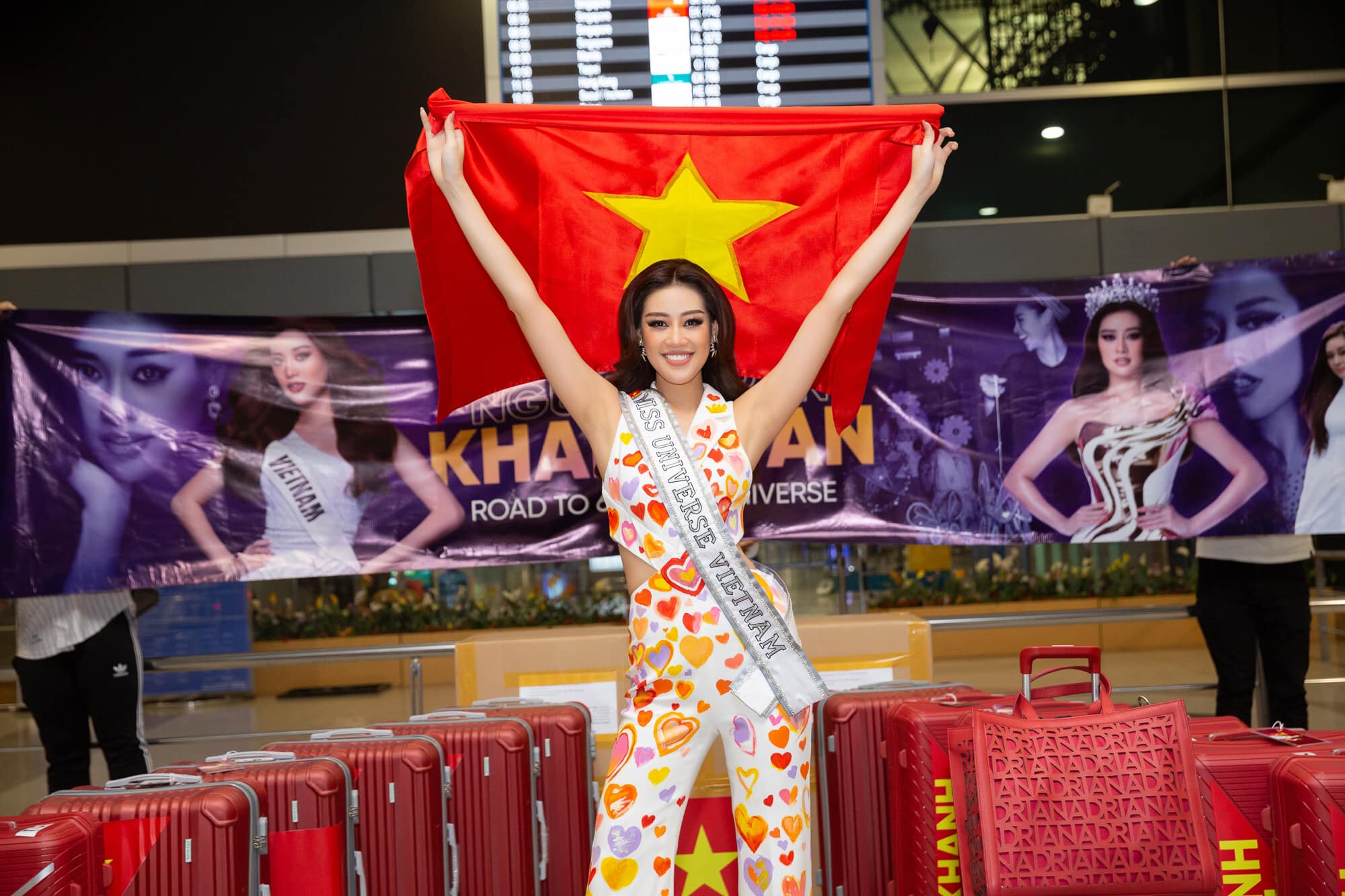 HHen Niê đăng tải dự đoán Khánh Vân không lọt Top 10 Miss Universe 2020, khen ngợi và ủng hộ Hoa hậu Úc?