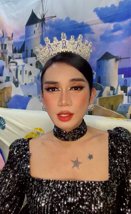 BB Trần ăn bận lồng lộn để livestream cổ vũ cho Khánh Vân trước chung kết Miss Universe 2020