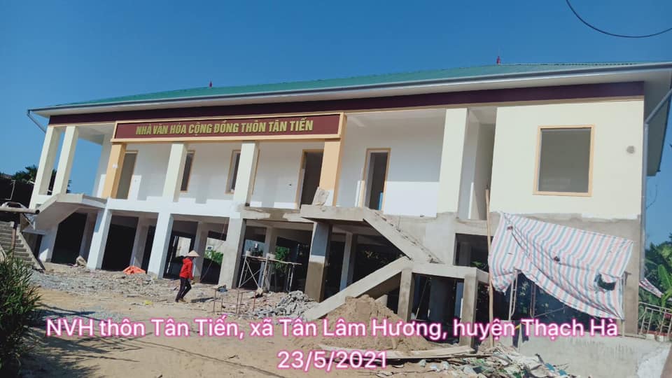 Ca sĩ Thuỷ Tiên thông báo hoàn tất nhà tránh lũ cho bà con miền Trung, giải thích lý do biển tài trợ ghi tên 2 vợ chồng - ảnh 7