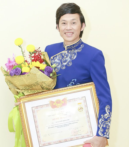 Nghệ sĩ Hoài Linh tại thời điểm nhận danh hiệu NSUT cách đây 6 năm