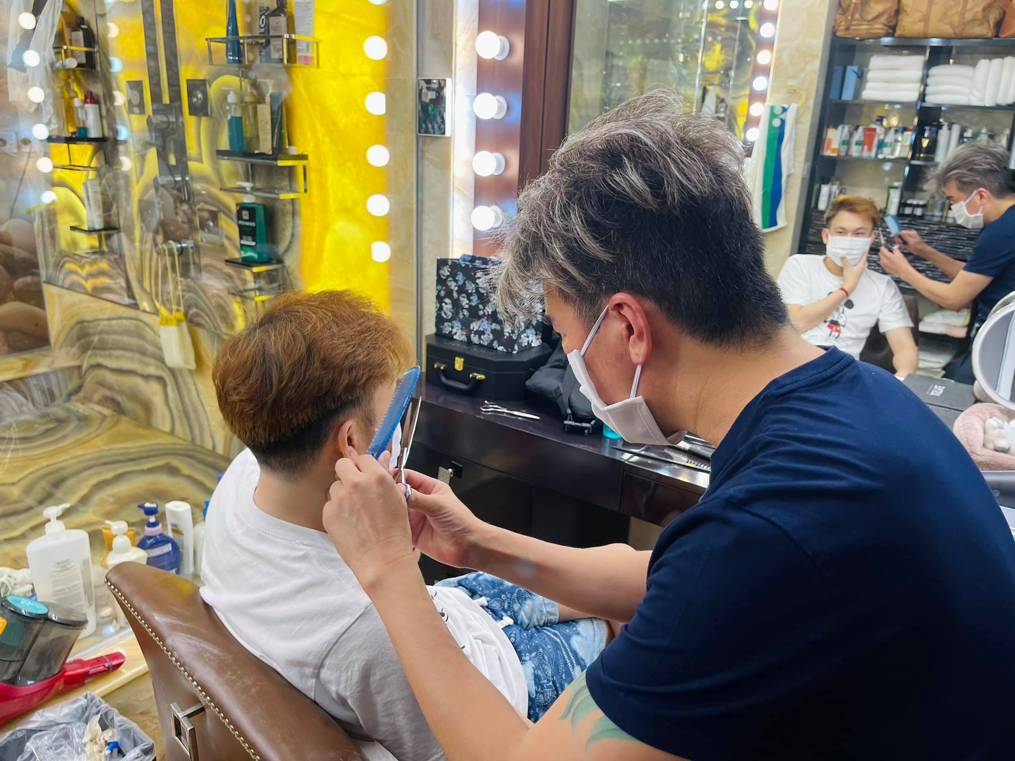 Sao Việt trổ tài cắt tóc tại nhà mùa dịch: Kelvin Khánh để đầu đinh, Cường Đôla đẹp như tóc cắt tiệm - ảnh 5