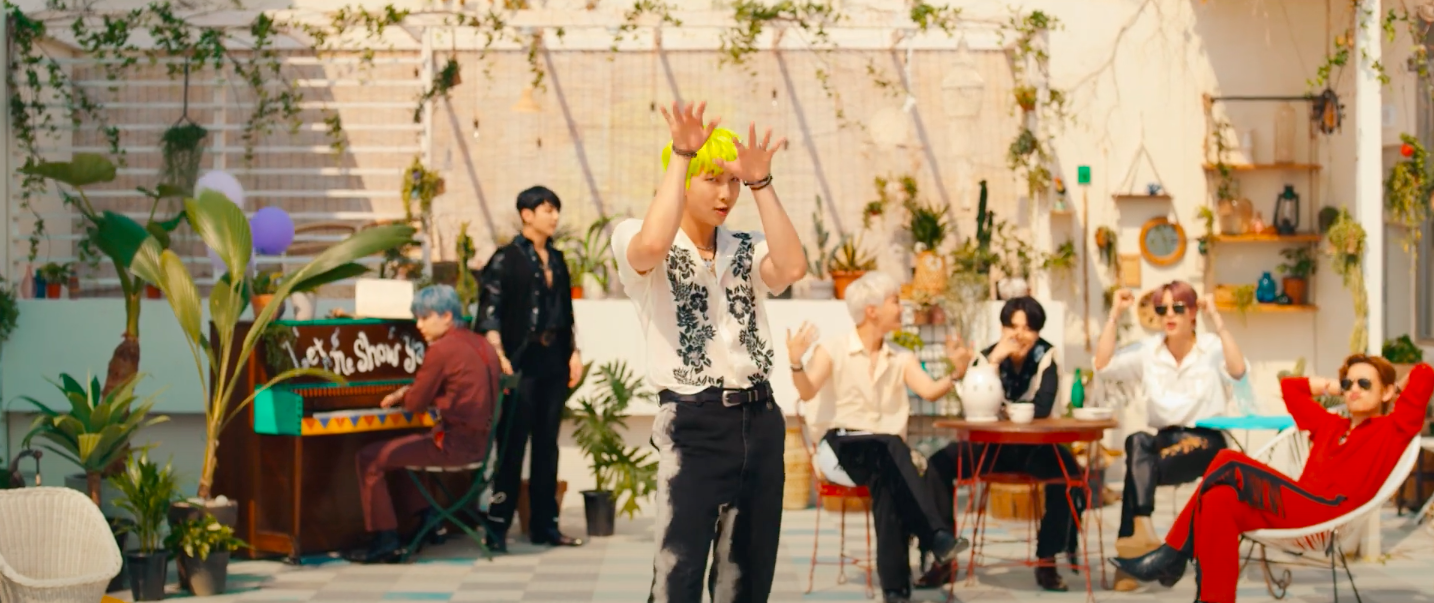 BTS lan toả thông điệp tích cực bằng âm nhạc với MV 'Permission to Dance' giữa đại dịch Covid-19 - ảnh 8