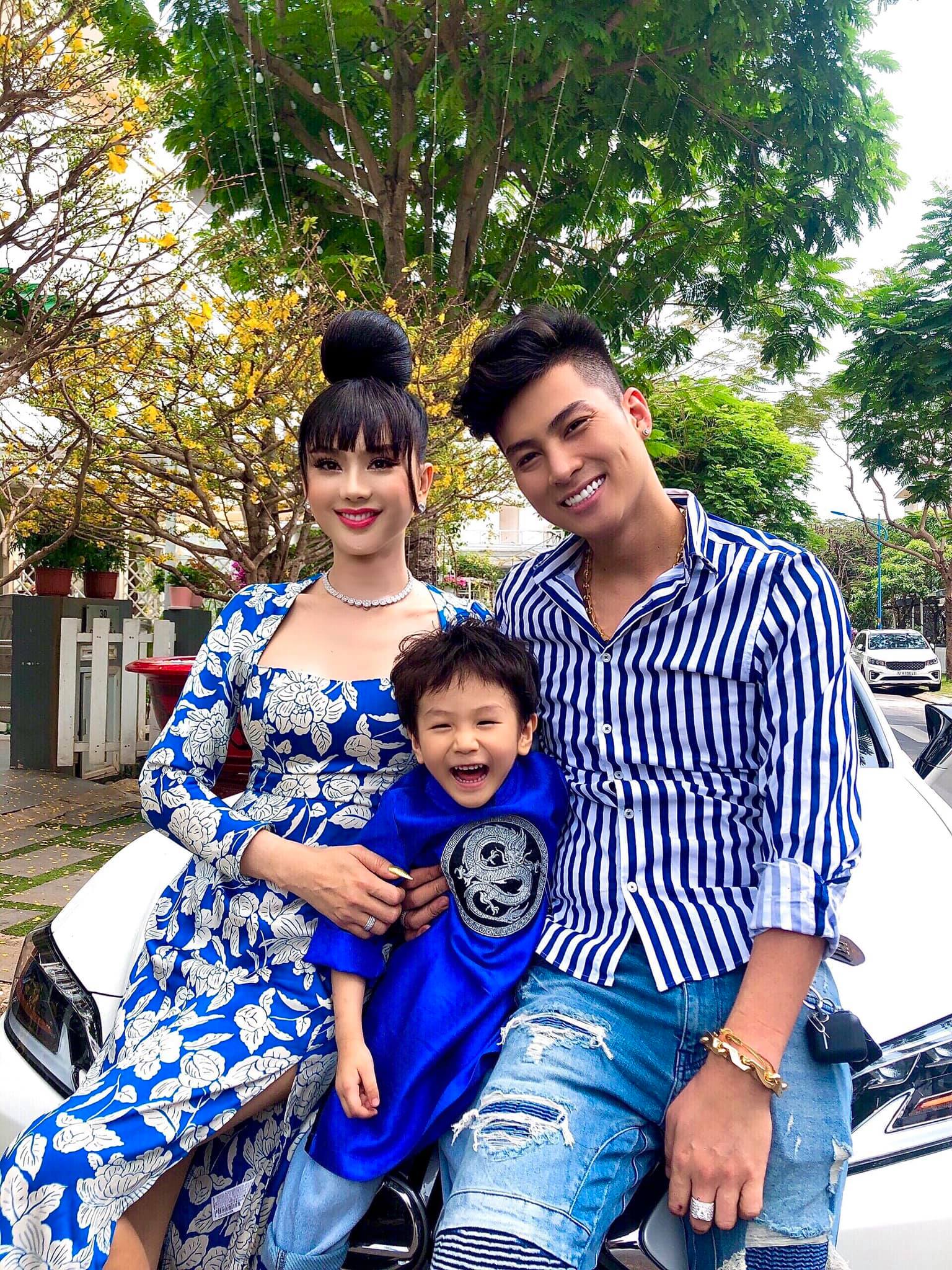 Gia đình nhỏ hạnh phúc của ca sĩ Lâm Khánh Chi