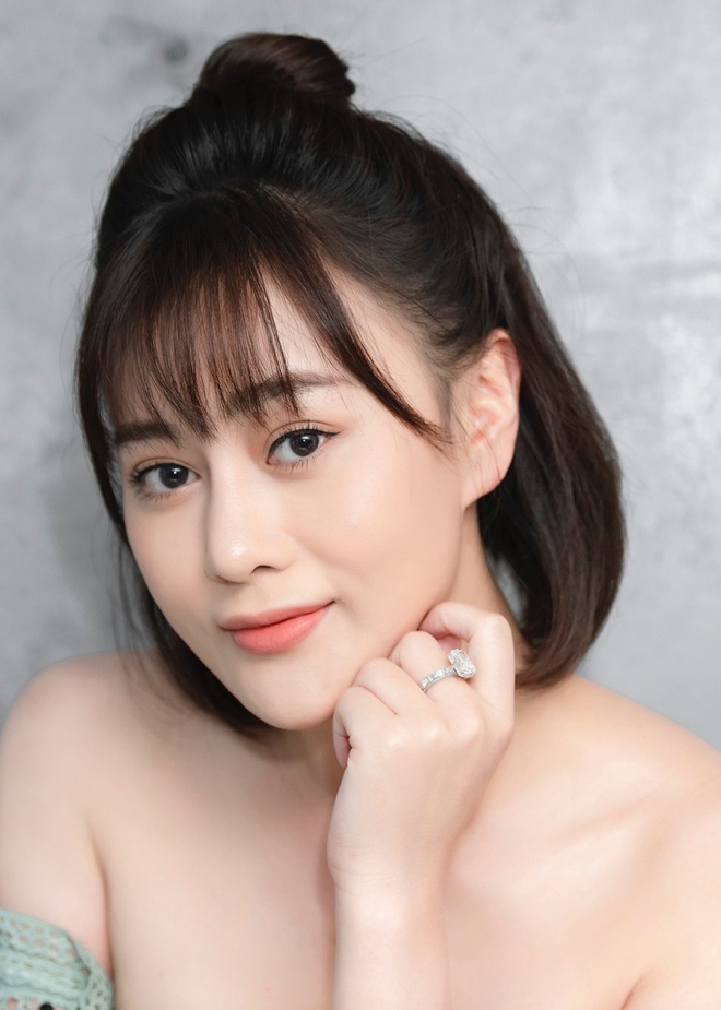 Gu thời trang khó hiểu của diễn viên Phương Oanh trong Hương vị tình thân