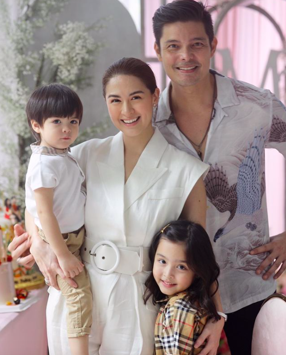 Mỹ nhân đẹp nhất Philippines khoe ảnh gia đình toàn visual đỉnh cao, khéo sinh hai con đẹp như tạc tượng