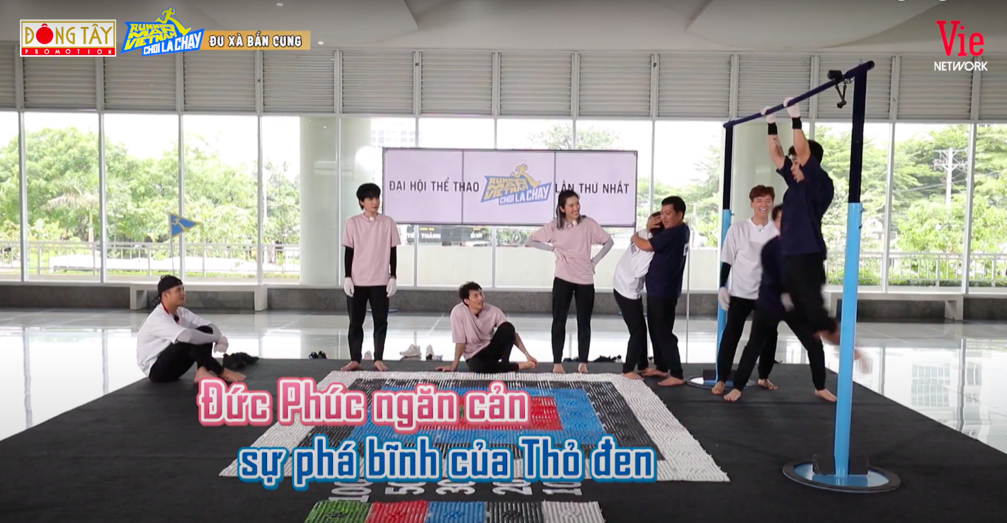 Trường Giang gây tranh cãi vì khoảnh khắc ôm chặt Ninh Dương Lan Ngọc tại 'Running Man Việt Nam', thực hư ra sao? - ảnh 2