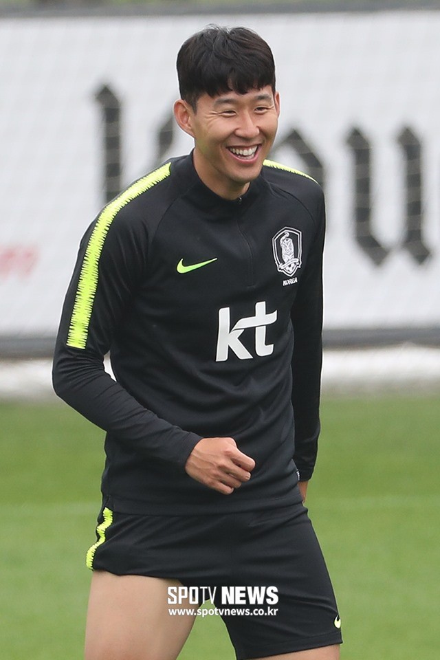 Nam cầu thủ Son Heung Min