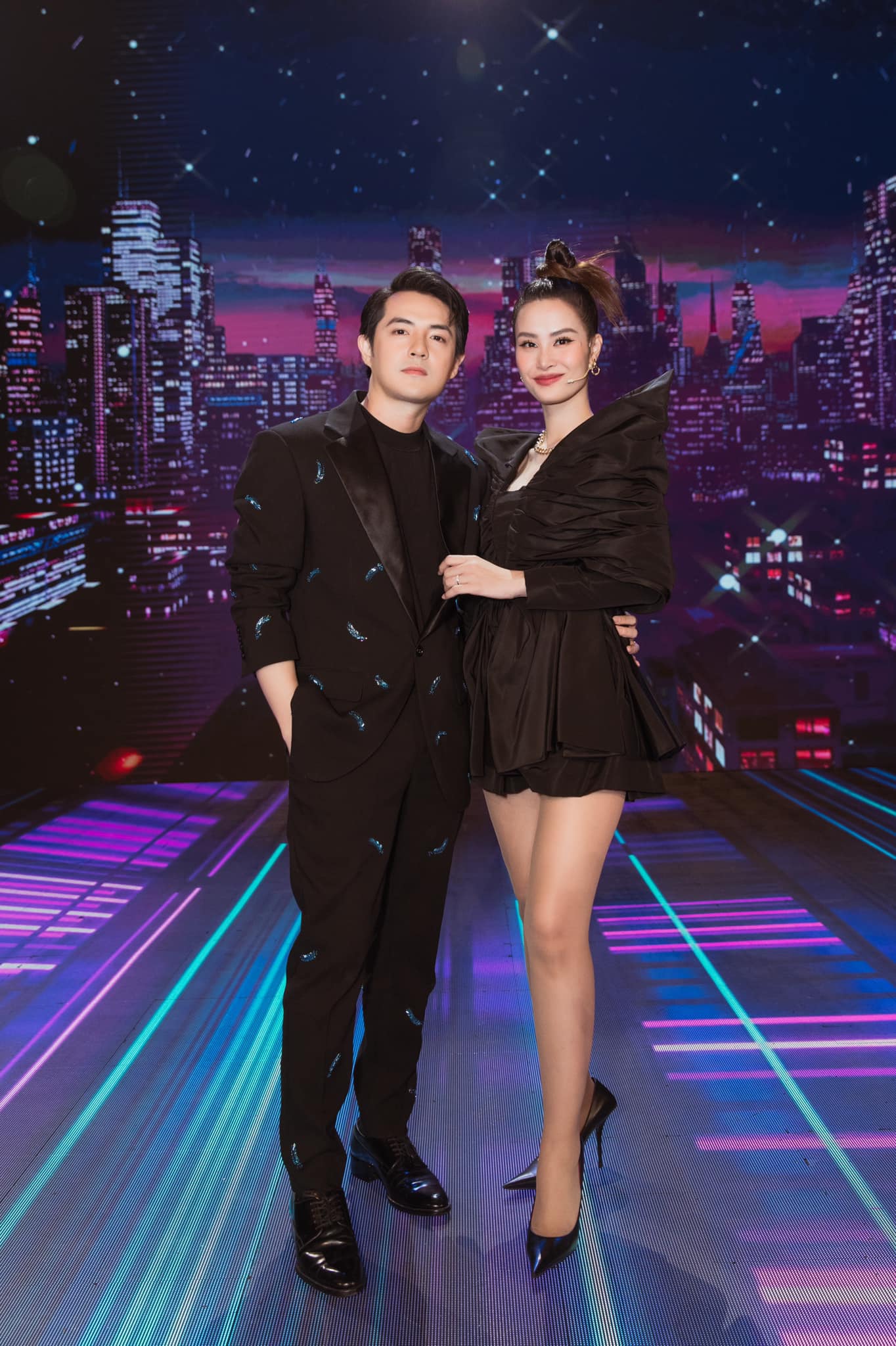 Phía Đông Nhi lên tiếng làm rõ quá trình sử dụng tiền từ thiện miền Trung sau khi bị bà Phương Hằng réo tên Phía Đông Nhi lên tiếng làm rõ quá trình sử dụng tiền từ thiện miền Trung sau khi bị bà Phương Hằng réo tên