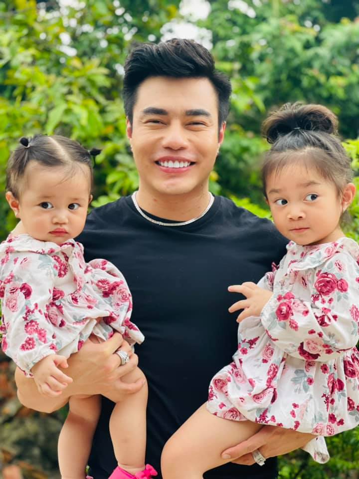 Lê Dương Bảo Lâm và 2 cô con gái giống mình như khuôn