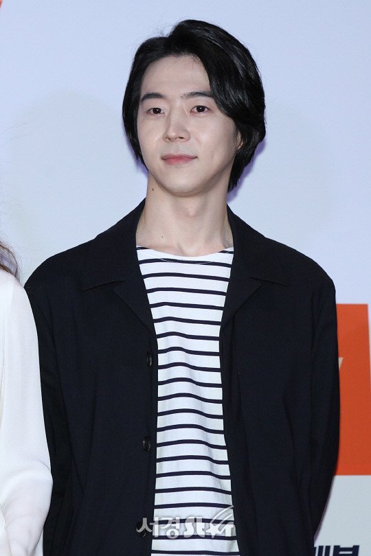Park Yoo Hwan đảm nhận nhiều vai phụ trên truyền hình