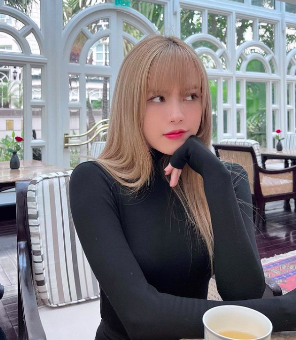 Thiều Bảo Trâm bình tĩnh ngồi thưởng trà trong ngày Hải Tú chính thức quay lại Thiều Bảo Trâm bình tĩnh ngồi thưởng trà trong ngày Hải Tú chính thức quay lại - ảnh 5