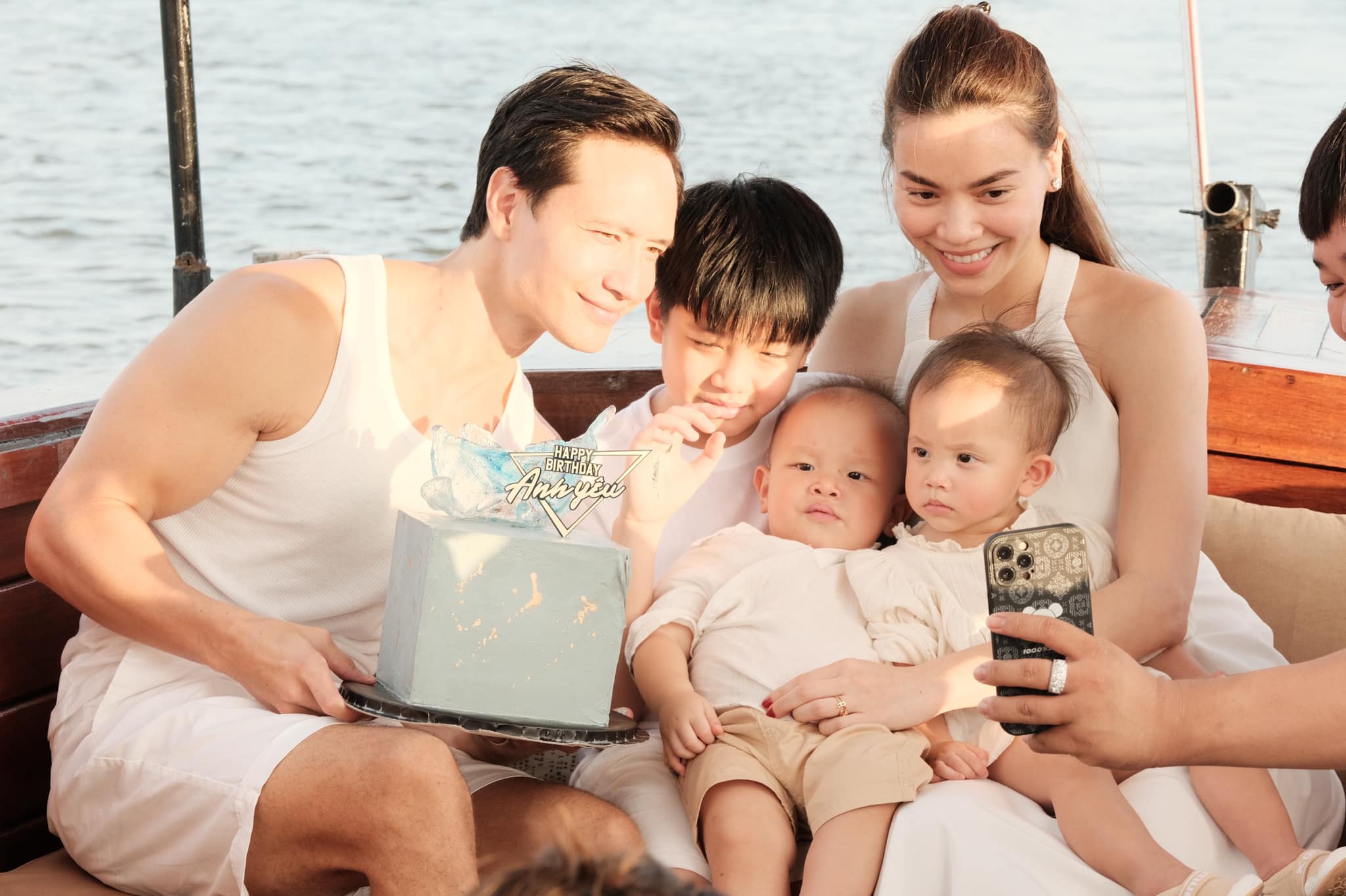 Biểu cảm hài hước của các nhóc tì 1 tuổi