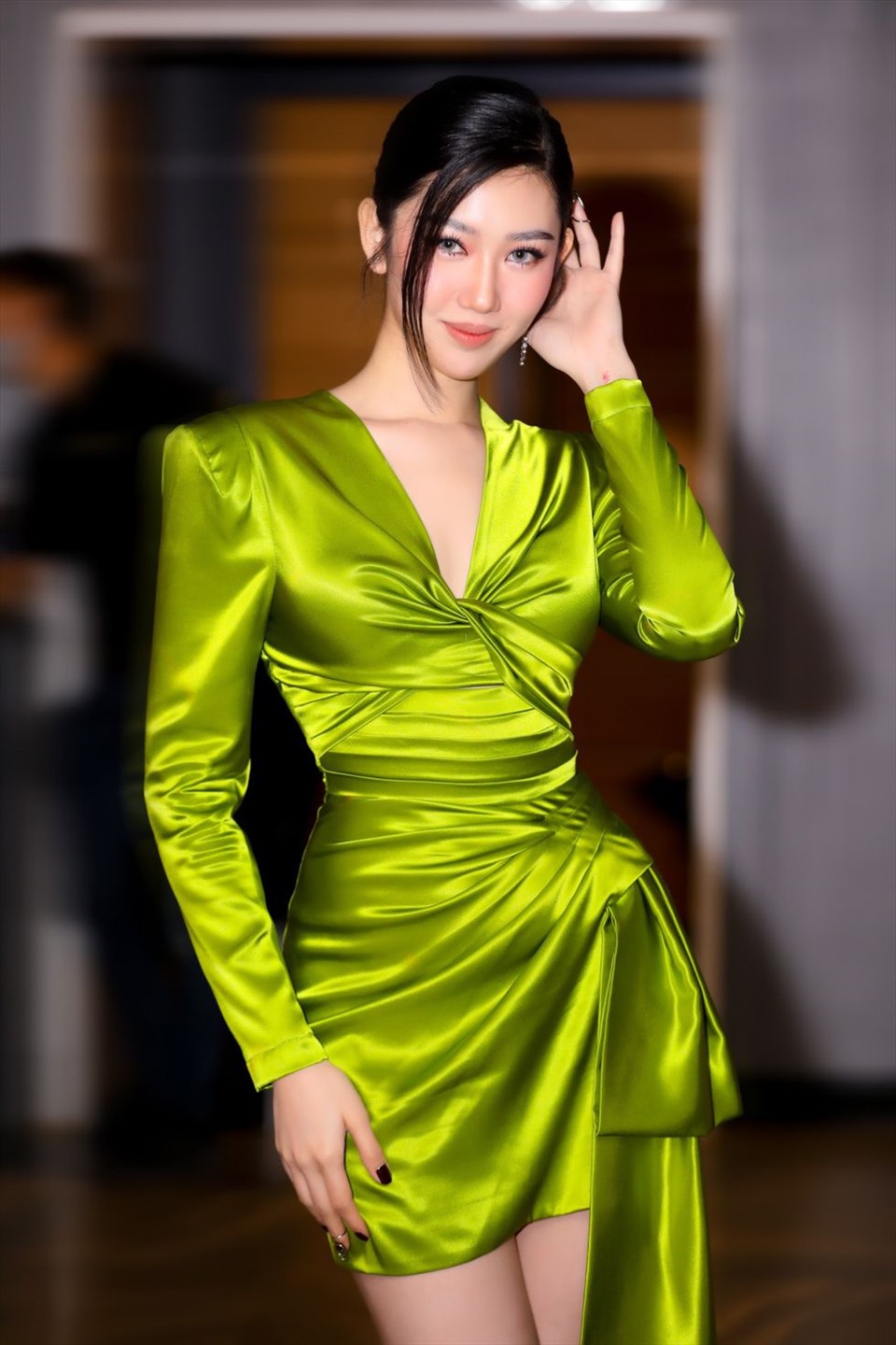 Mới đi thi Miss Universe 2021, Kim Duyên đã đụng hàng váy áo với loạt người đẹp