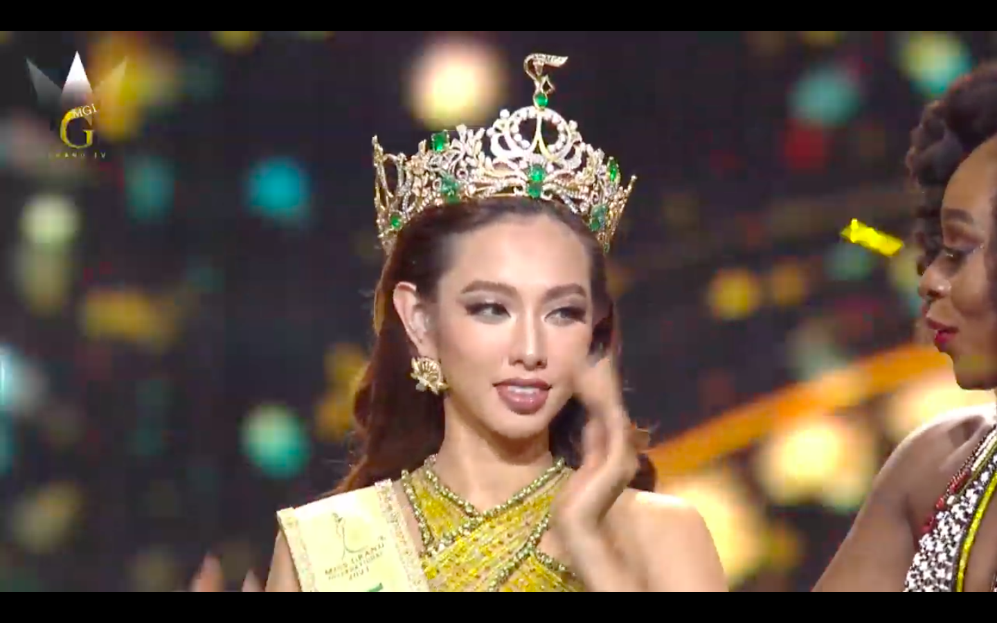 Nguyễn Thúc Thuỳ Tiên đăng quang Miss Grand International 2021